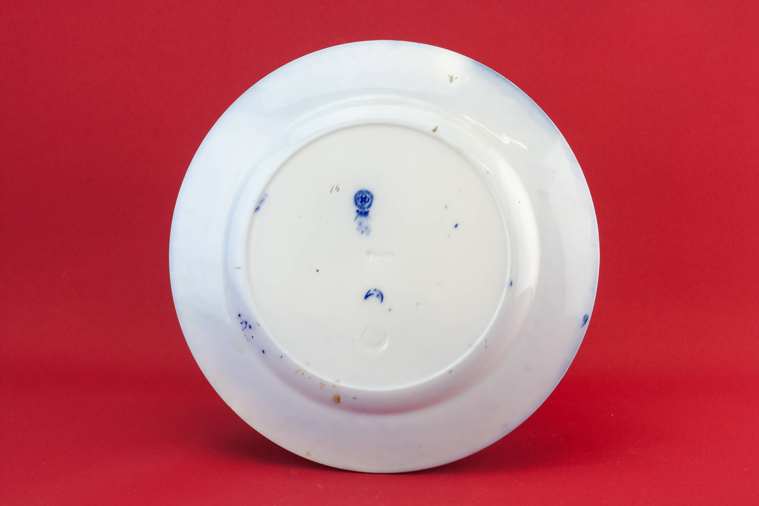 Pottery Antique Hunting — Arts & Crafts serving bowl 2