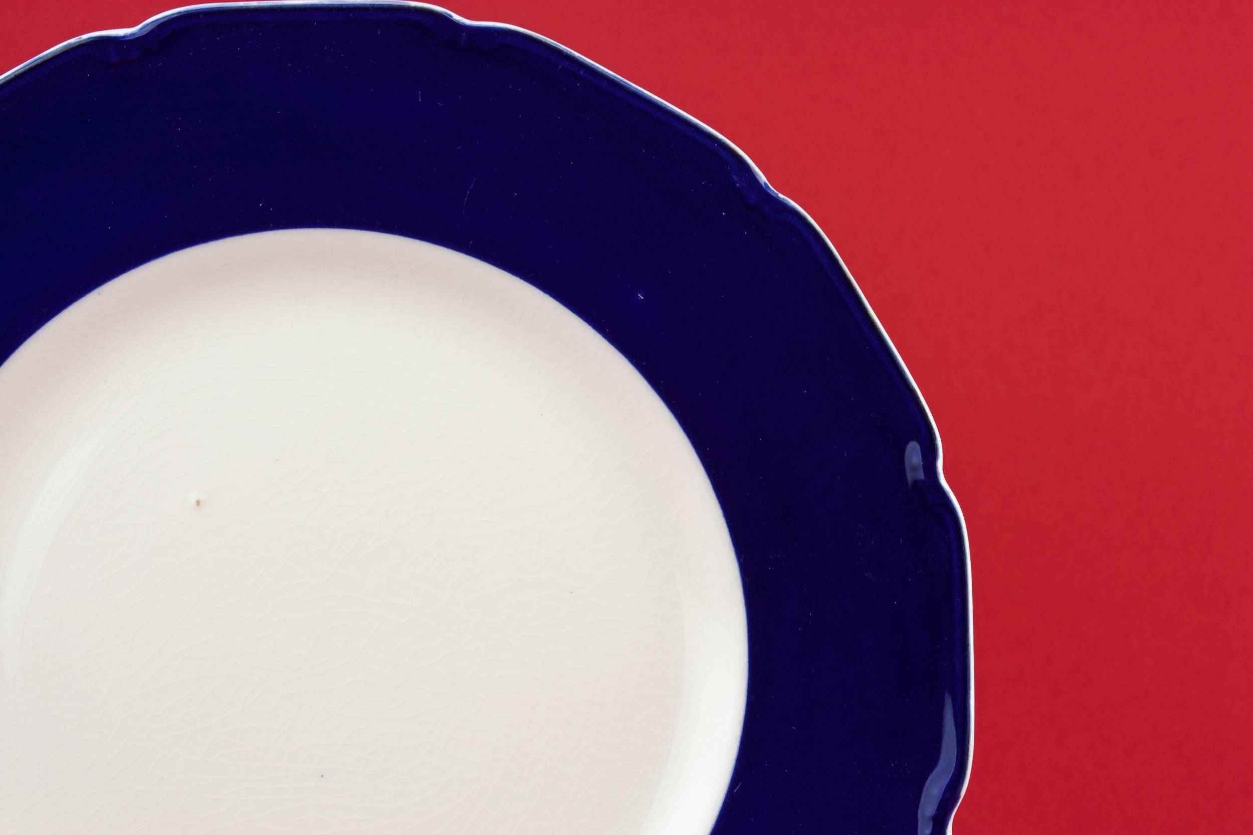 Charming Vintage Medium — Royal Doulton pottery plate 1