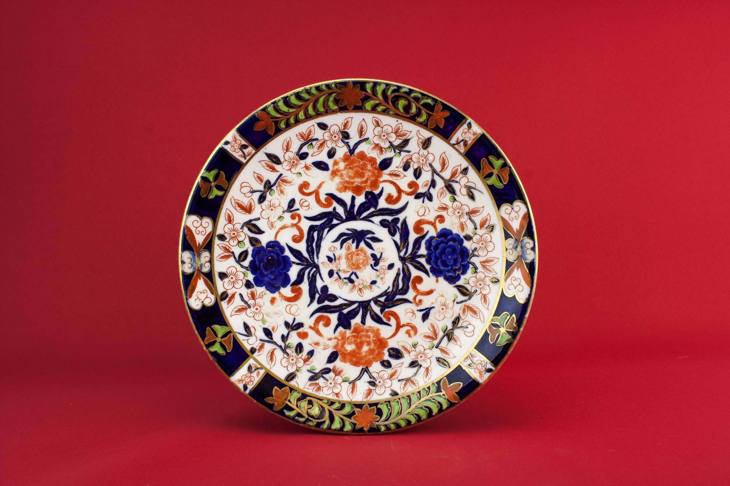 Bone China Elegant — Derby bone china serving dish