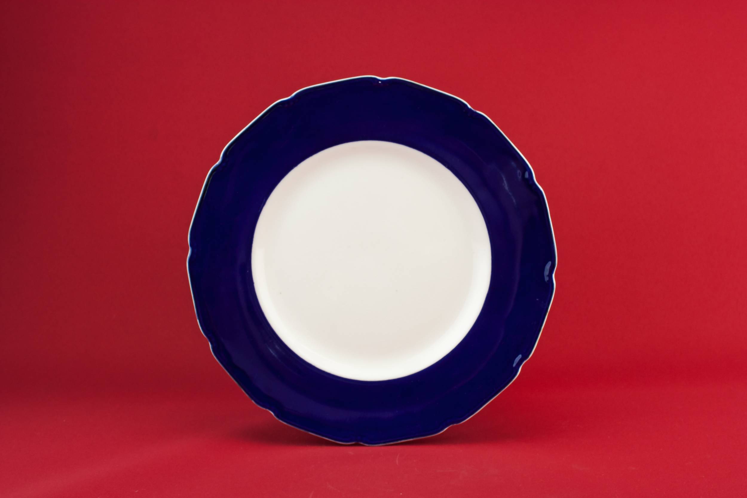 Beautiful Vintage Royal — Art Deco pottery serving dish