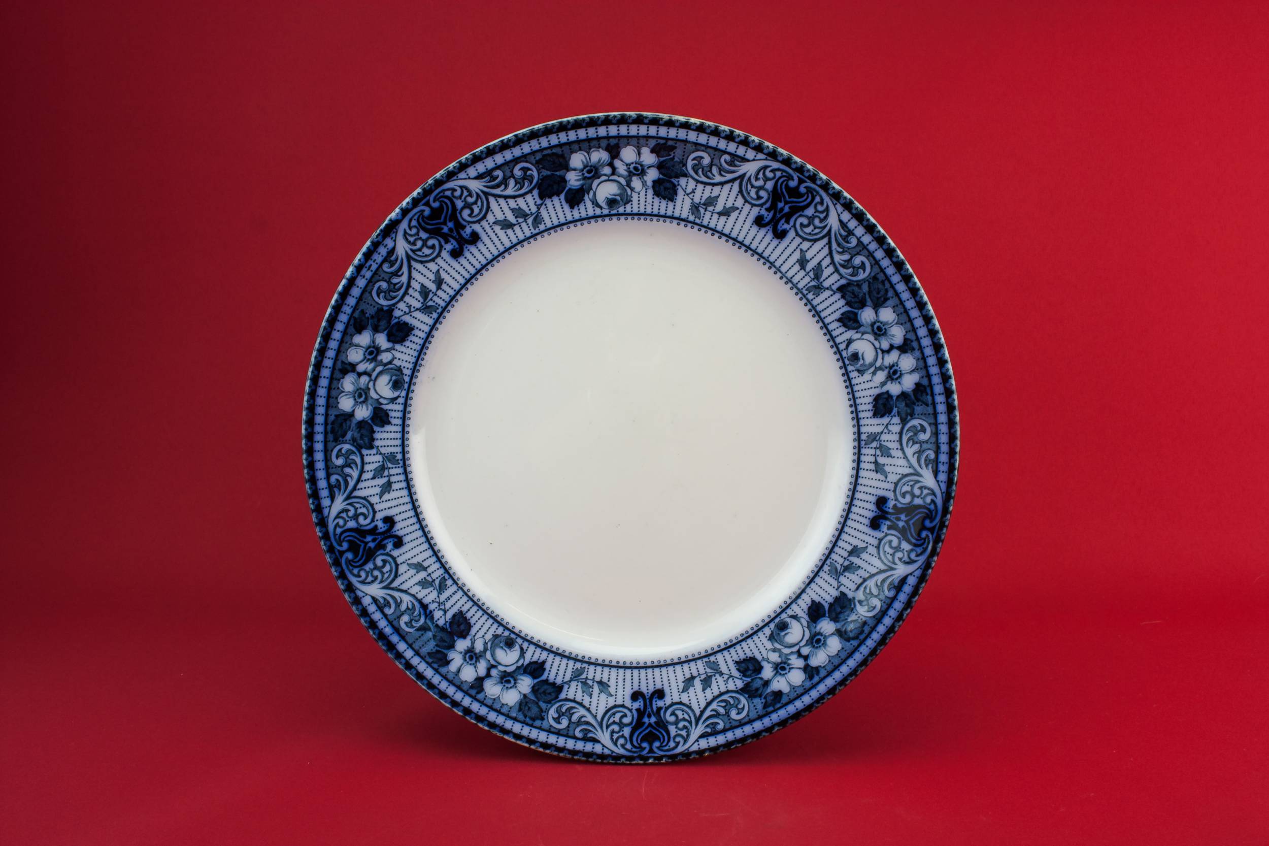 Pottery Flow Blue — Flow blue serving dish