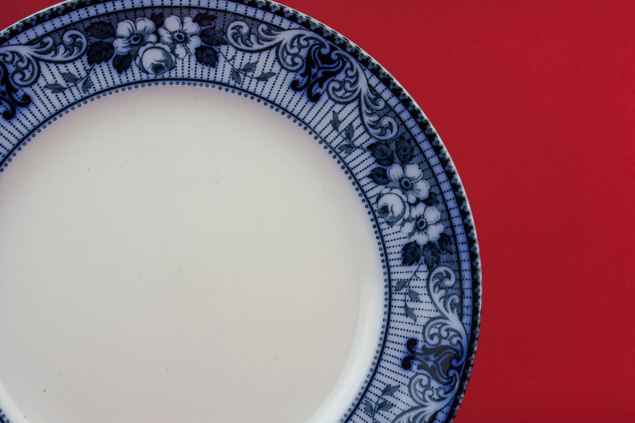 Pottery Flow Blue — Flow blue serving dish 1