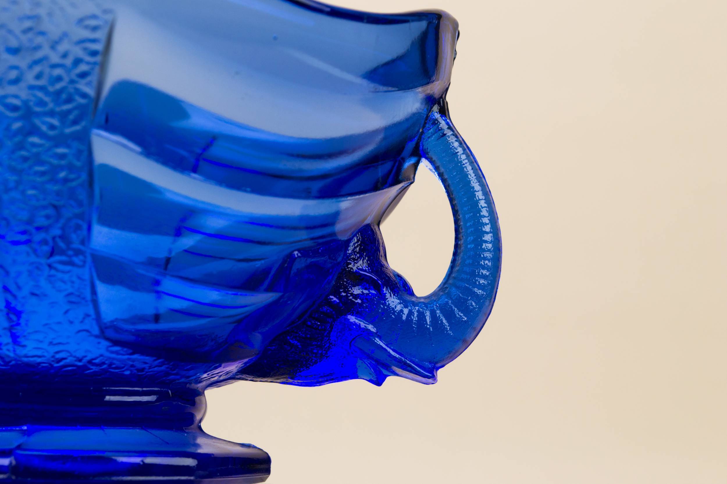 Art Deco Dark — Art Deco elephant bowl 1
