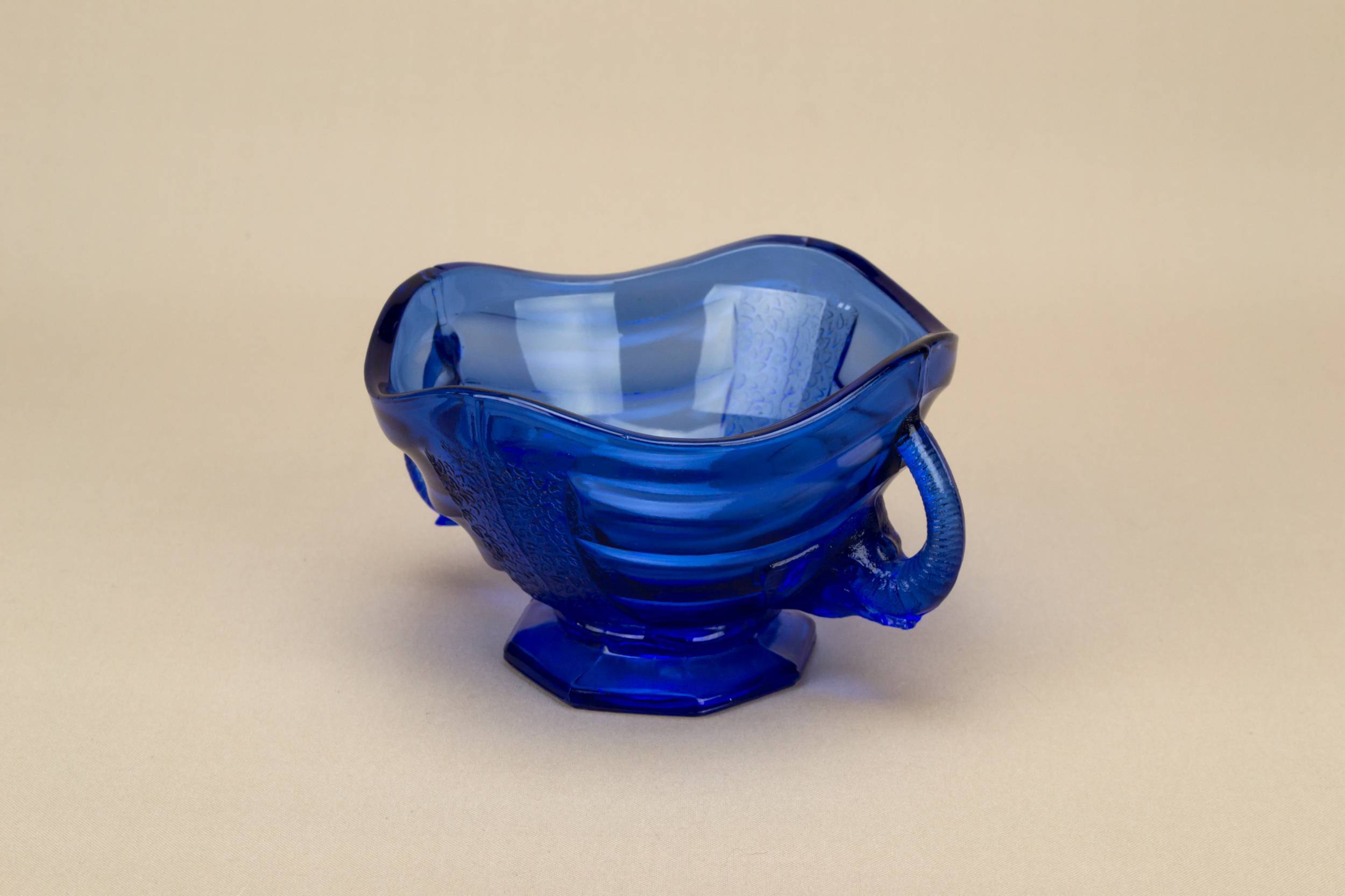 Art Deco Dark — Art Deco elephant bowl 2
