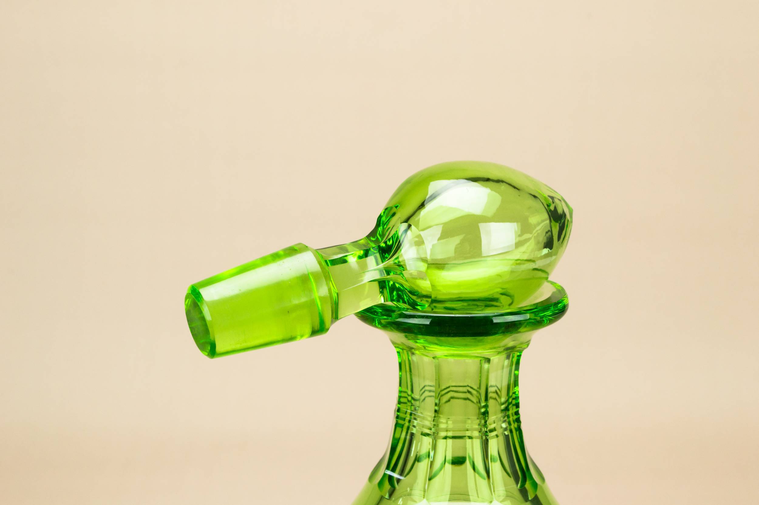 Vintage Stuart Brandy — Green glass Stuart decanter 1