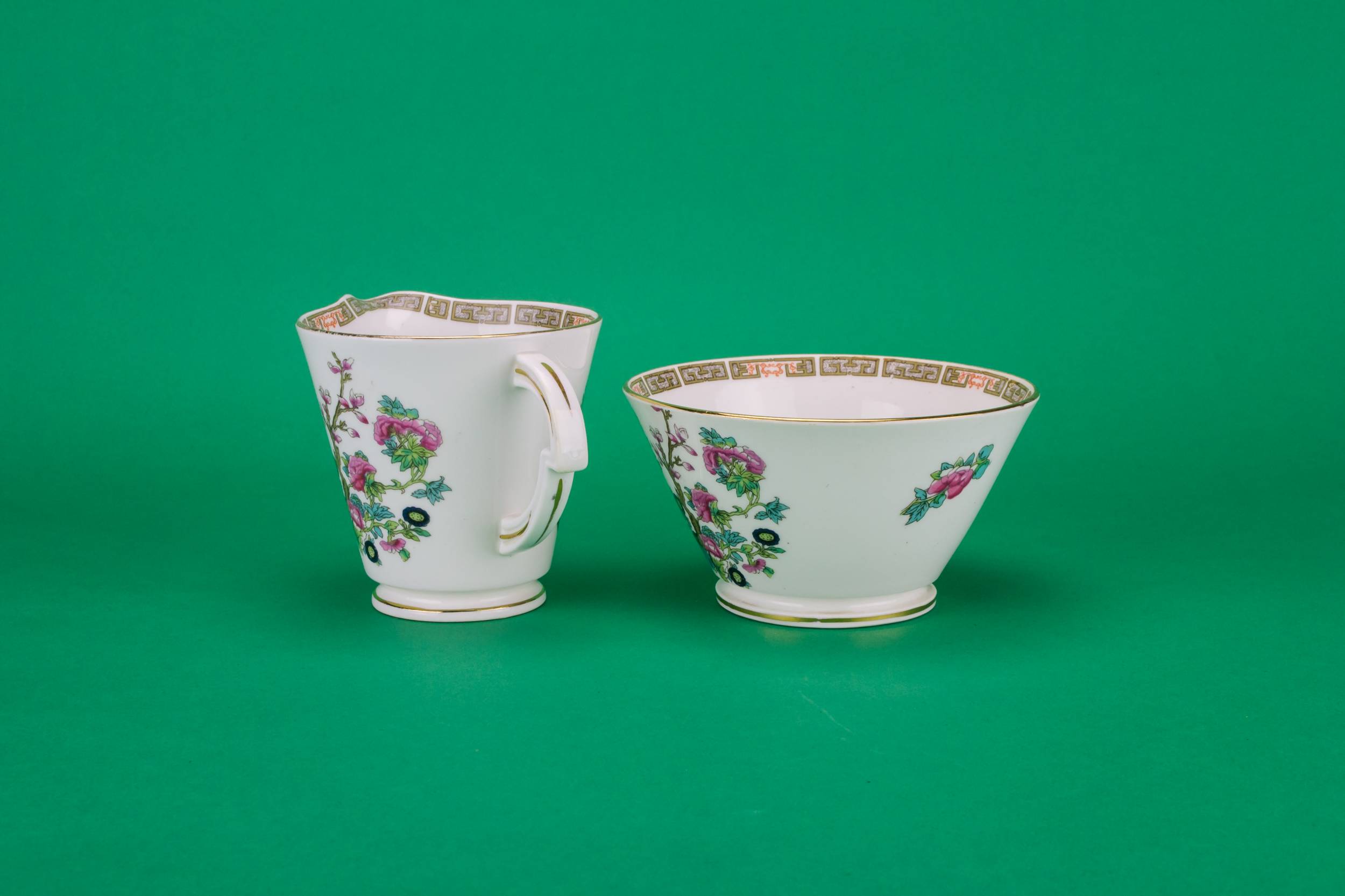 Creamer and Sugar — Pink creamer and sugar bowl 1