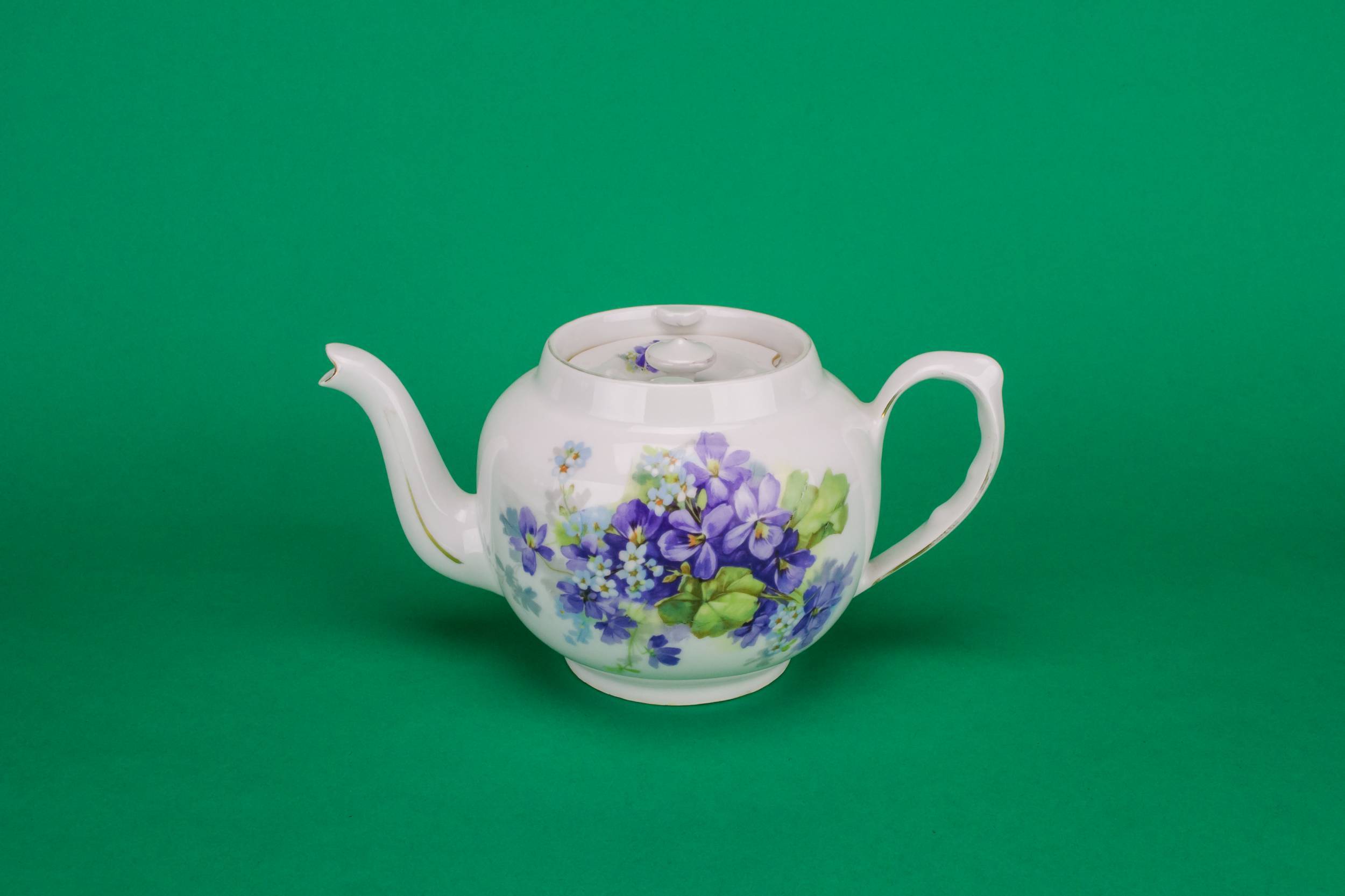 Lilac Porcelain Teapot — Small lilac teapot