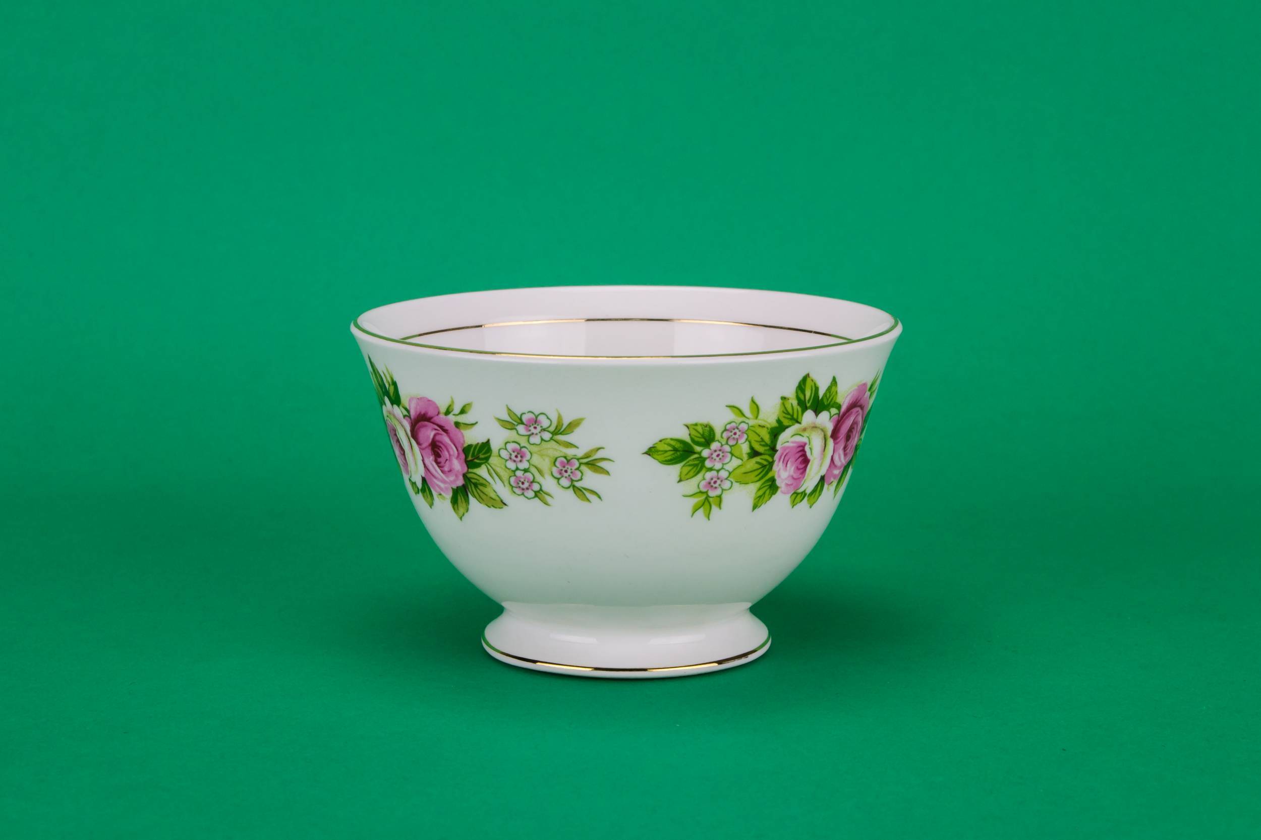 Elegant Vintage Floral — Sugar bowl with roses 1