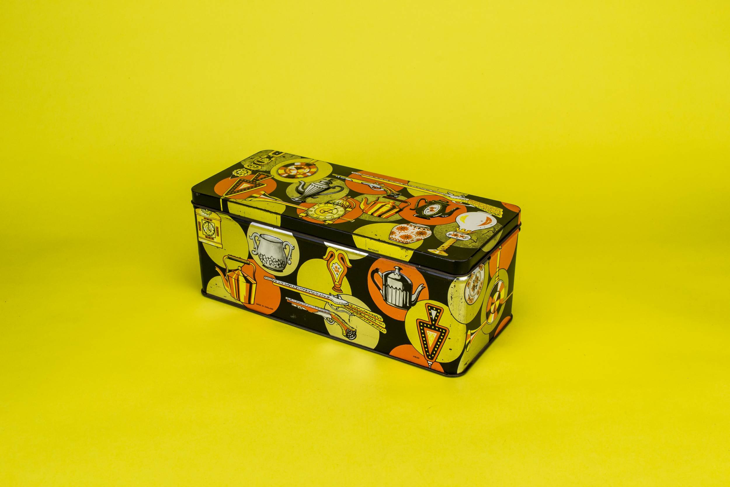 Charming Retro Tea — Tea storage tin box