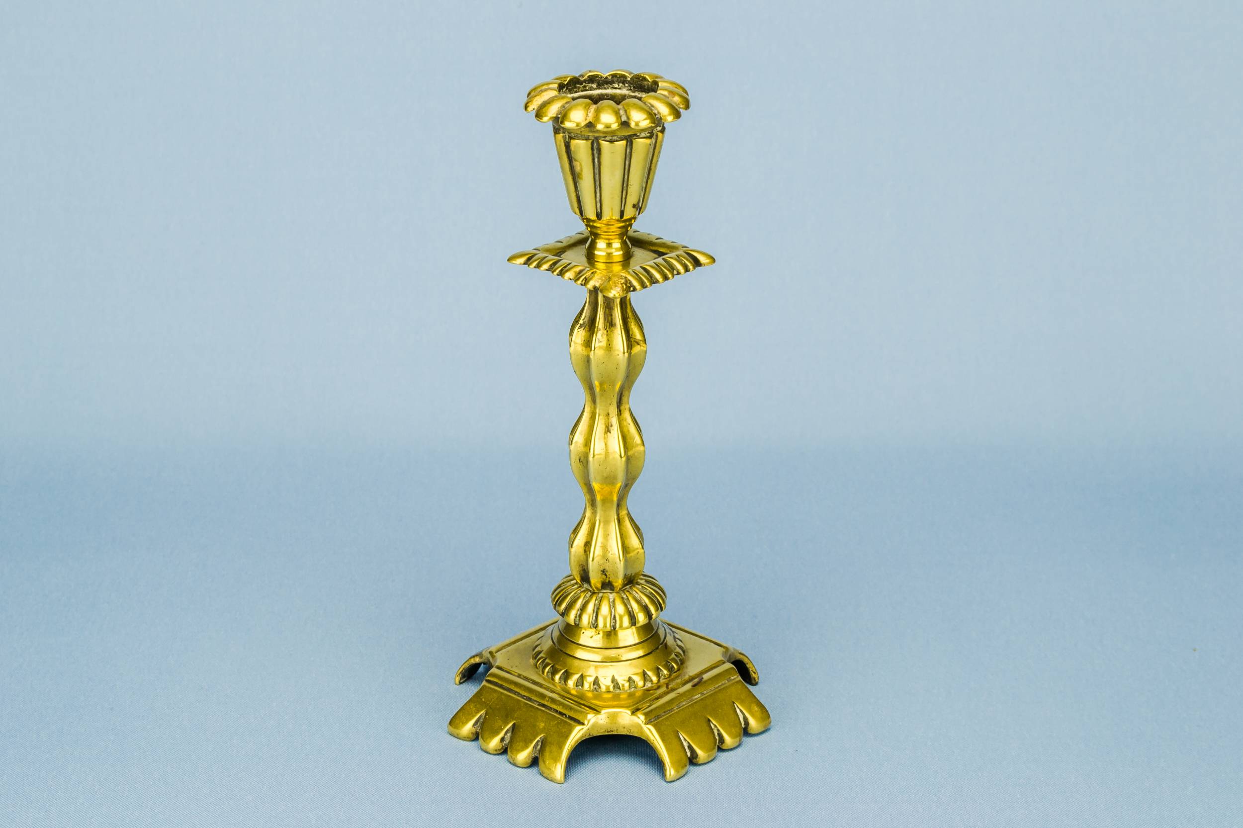 Decorative Brass Fluted — 2 fluted candlesticks 2