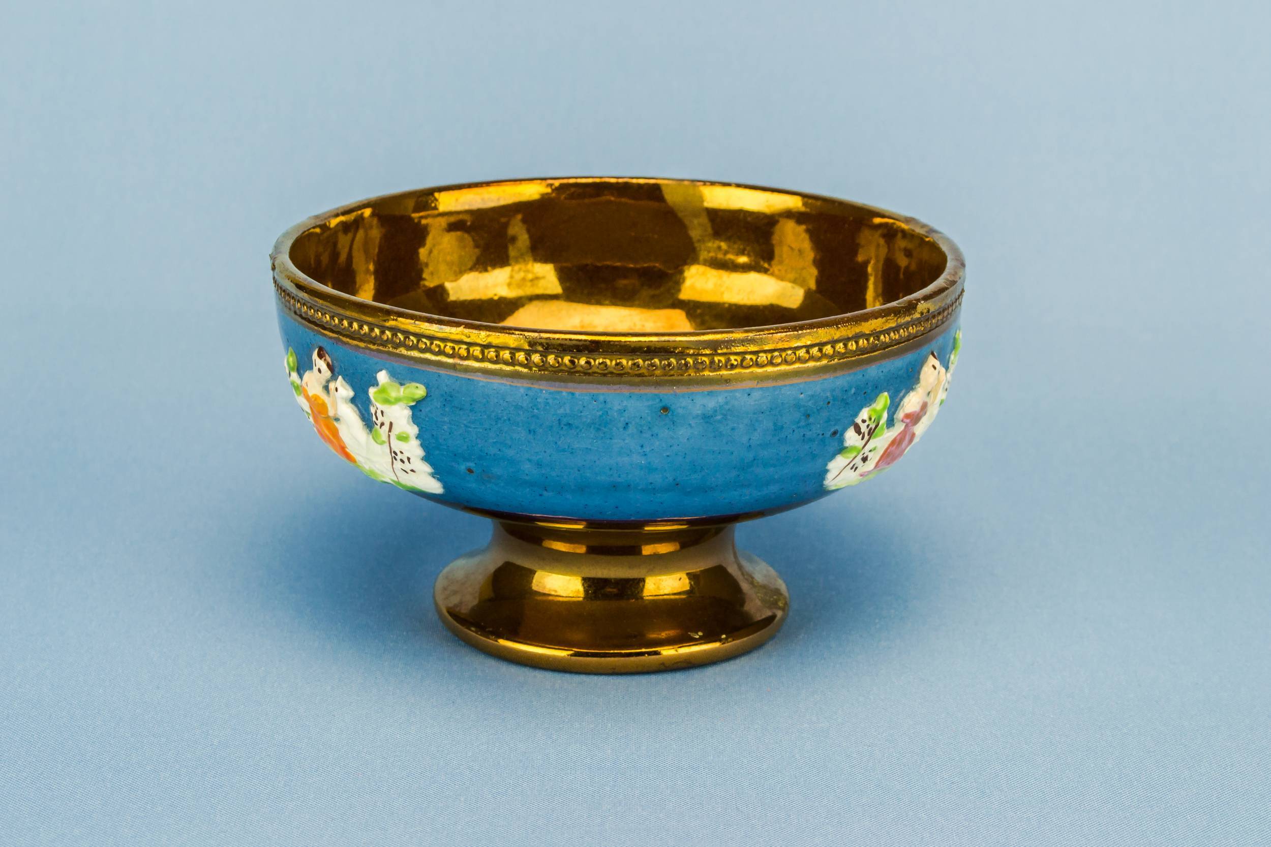 Victorian Antique Figures — Lustre sugar bowl 1
