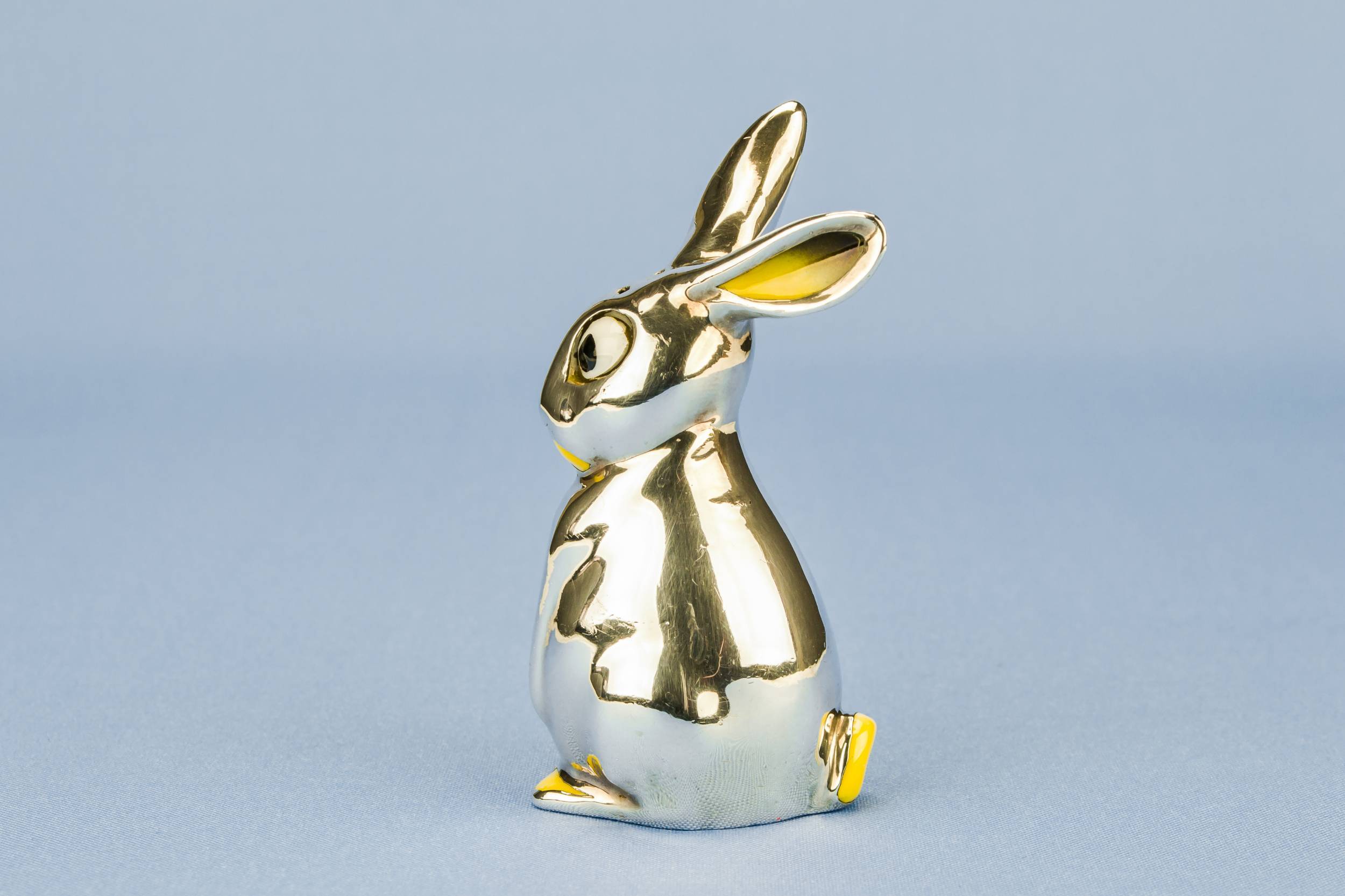 Silver Porcelain Bunny — Silver bunny salt shaker 1
