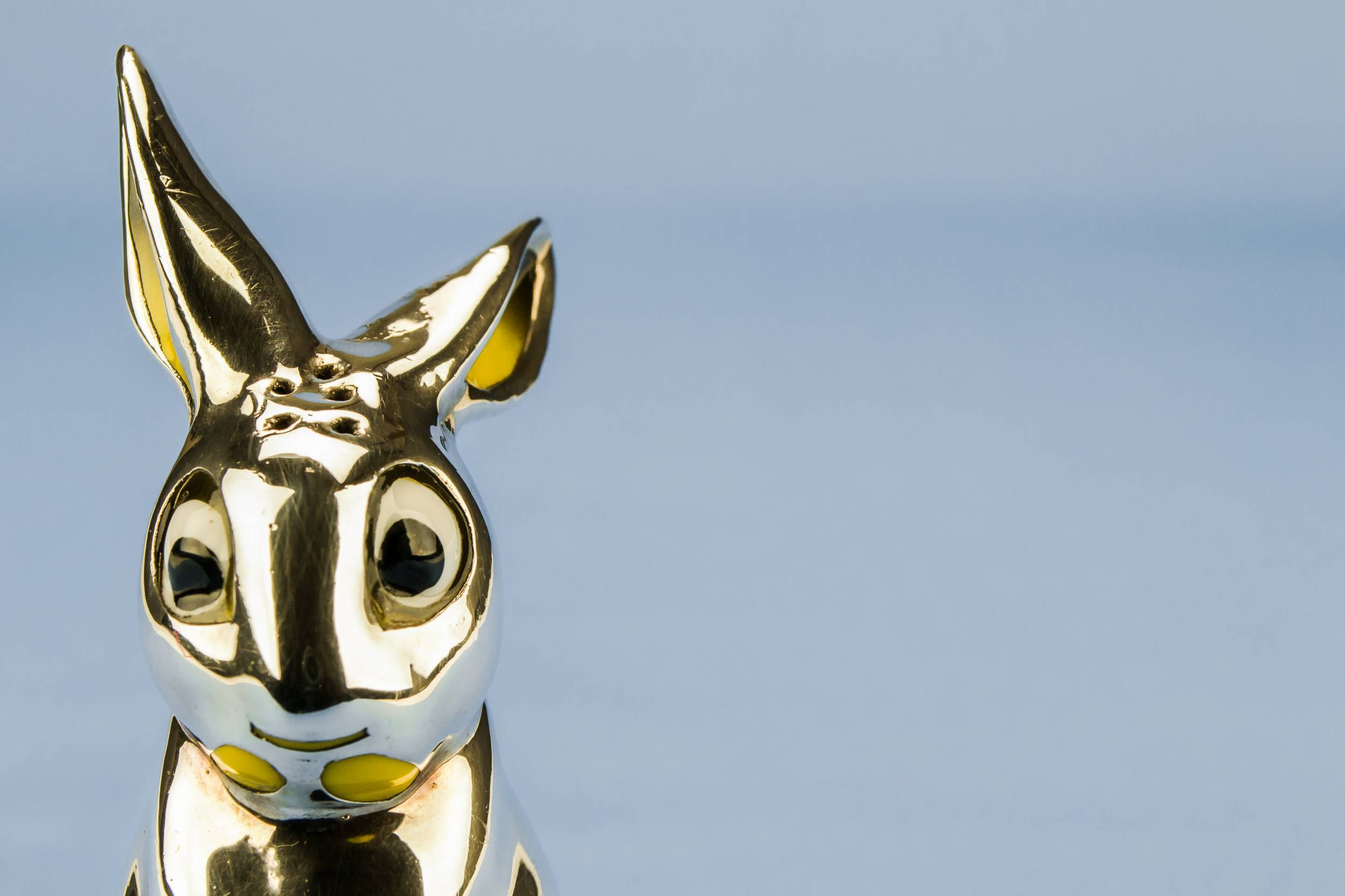 Silver Porcelain Bunny — Silver bunny salt shaker 3