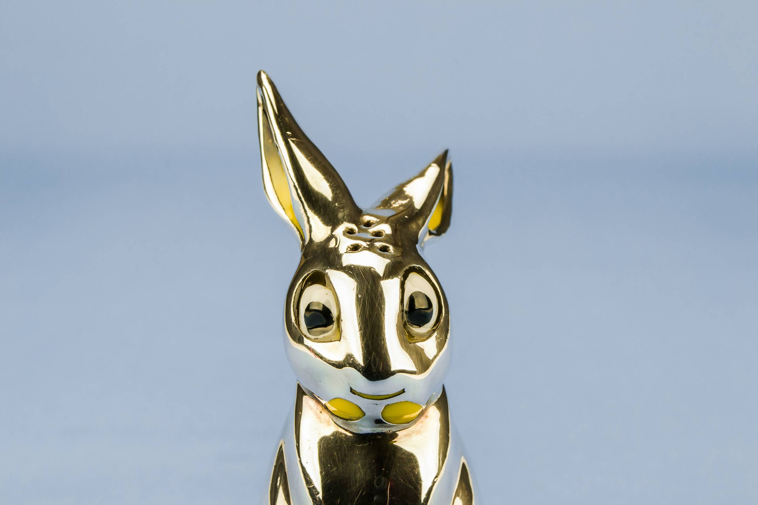 Silver Porcelain Bunny — Silver bunny salt shaker 4