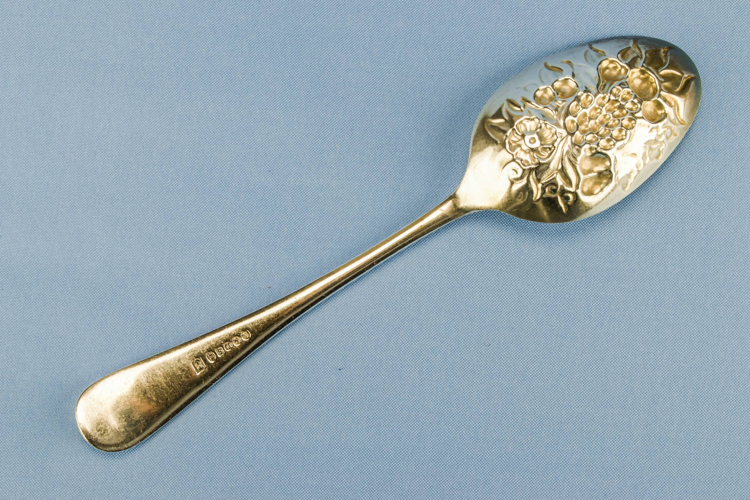 Spectacular Antique Silver — Spectacular serving spoon 4
