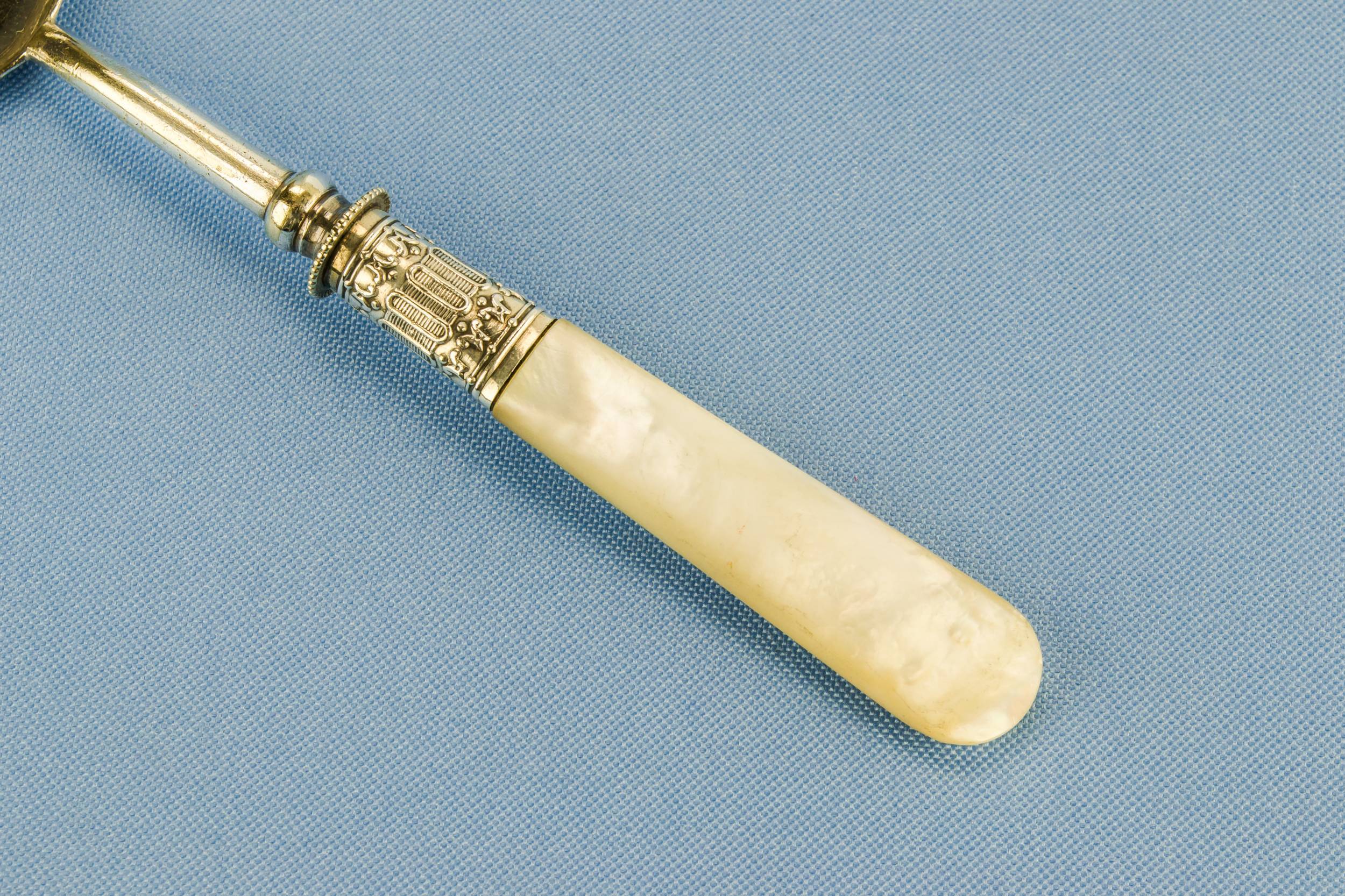Aesthetic Movement Silver — Mother of pearl sugar spoon 1