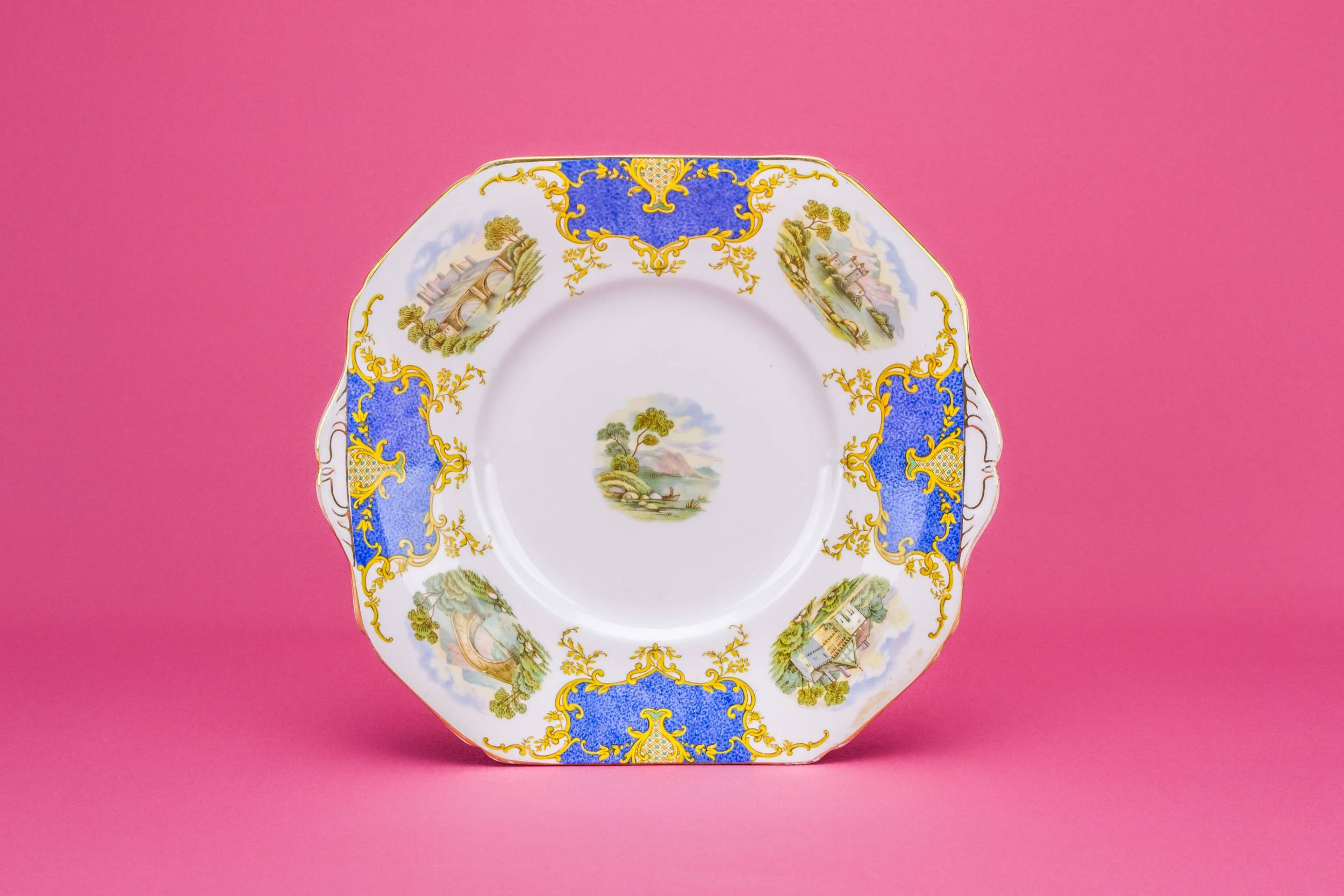 Vintage Elegant 9.8'' — Landscape cake plate