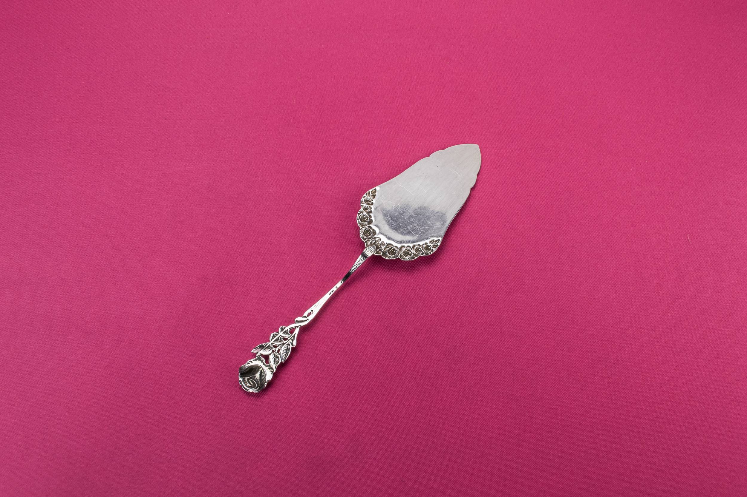 Elegant Silver Plated — Cake server with roses 3