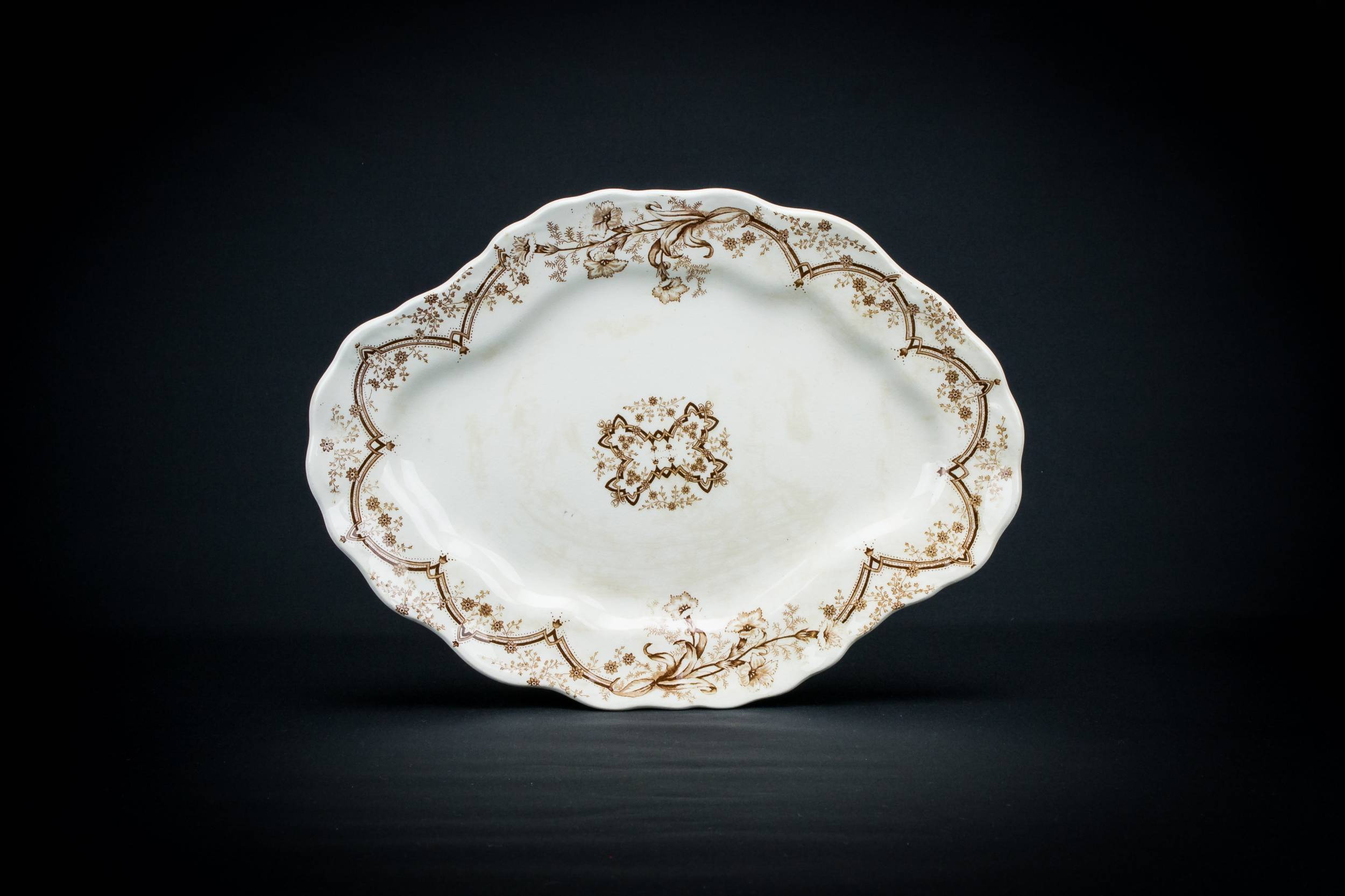 Elegant Antique Irene — Unusual serving platter