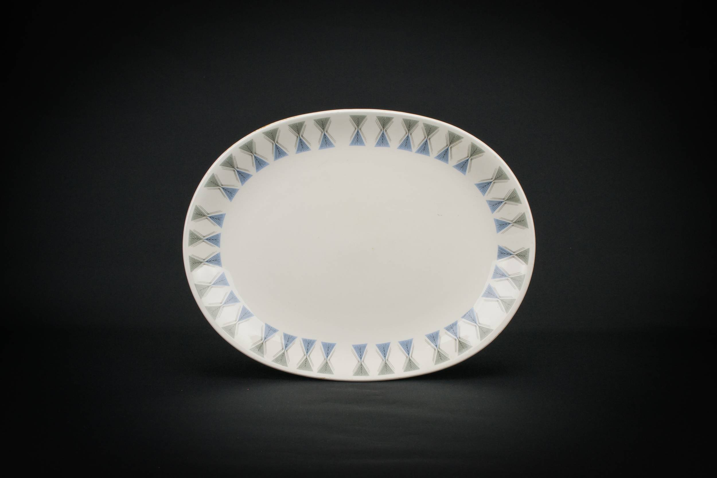 Porcelain Vintage Snowhite — Pale blue serving platter