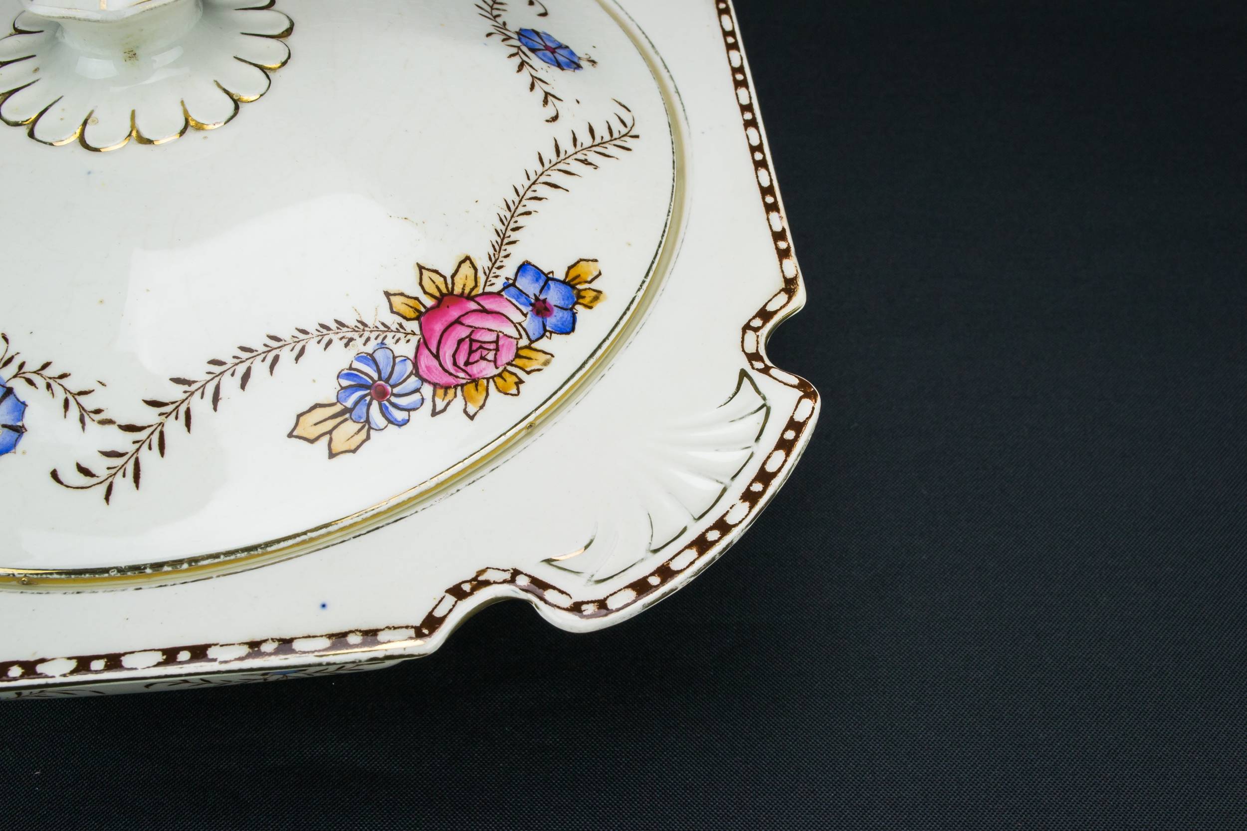 Colourful Vegetable Tureen — Colourful serving tureen 4