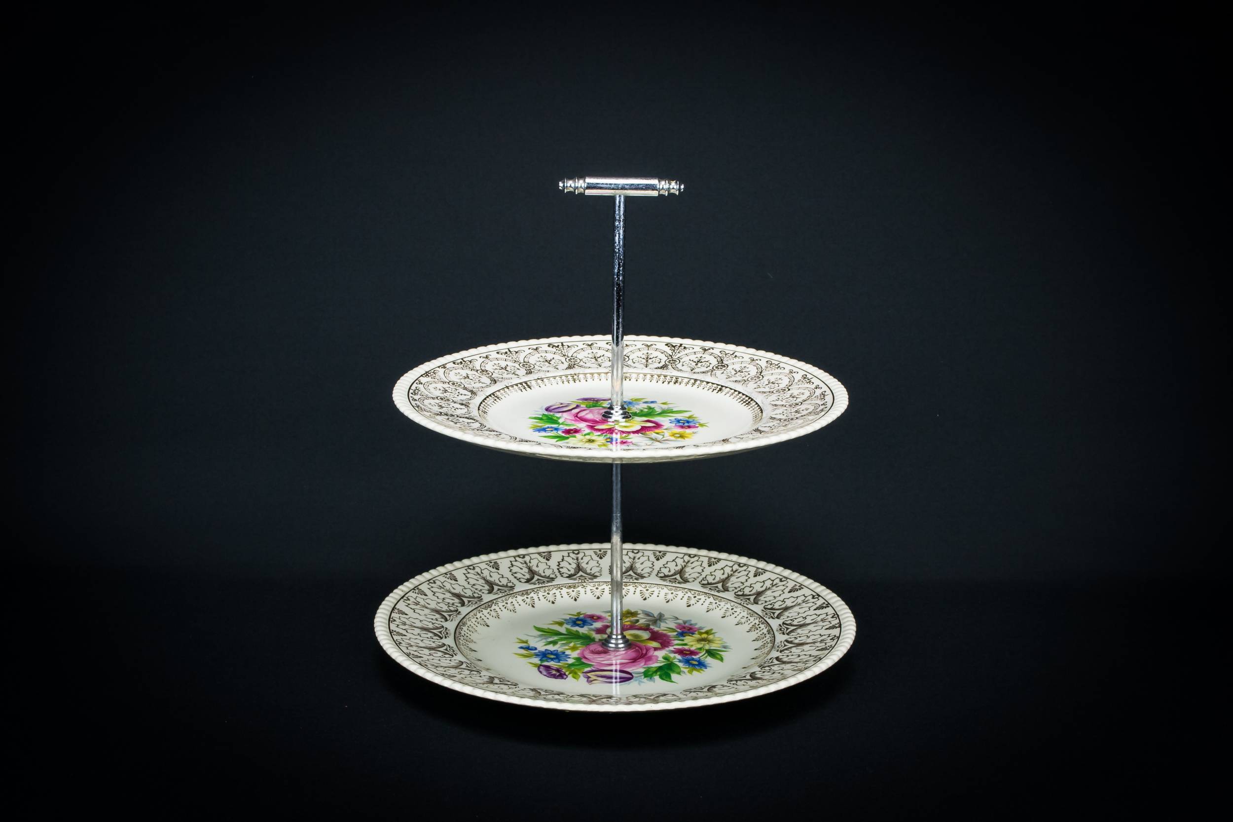 Vintage Traditional CAKE — 2 tier cake stand