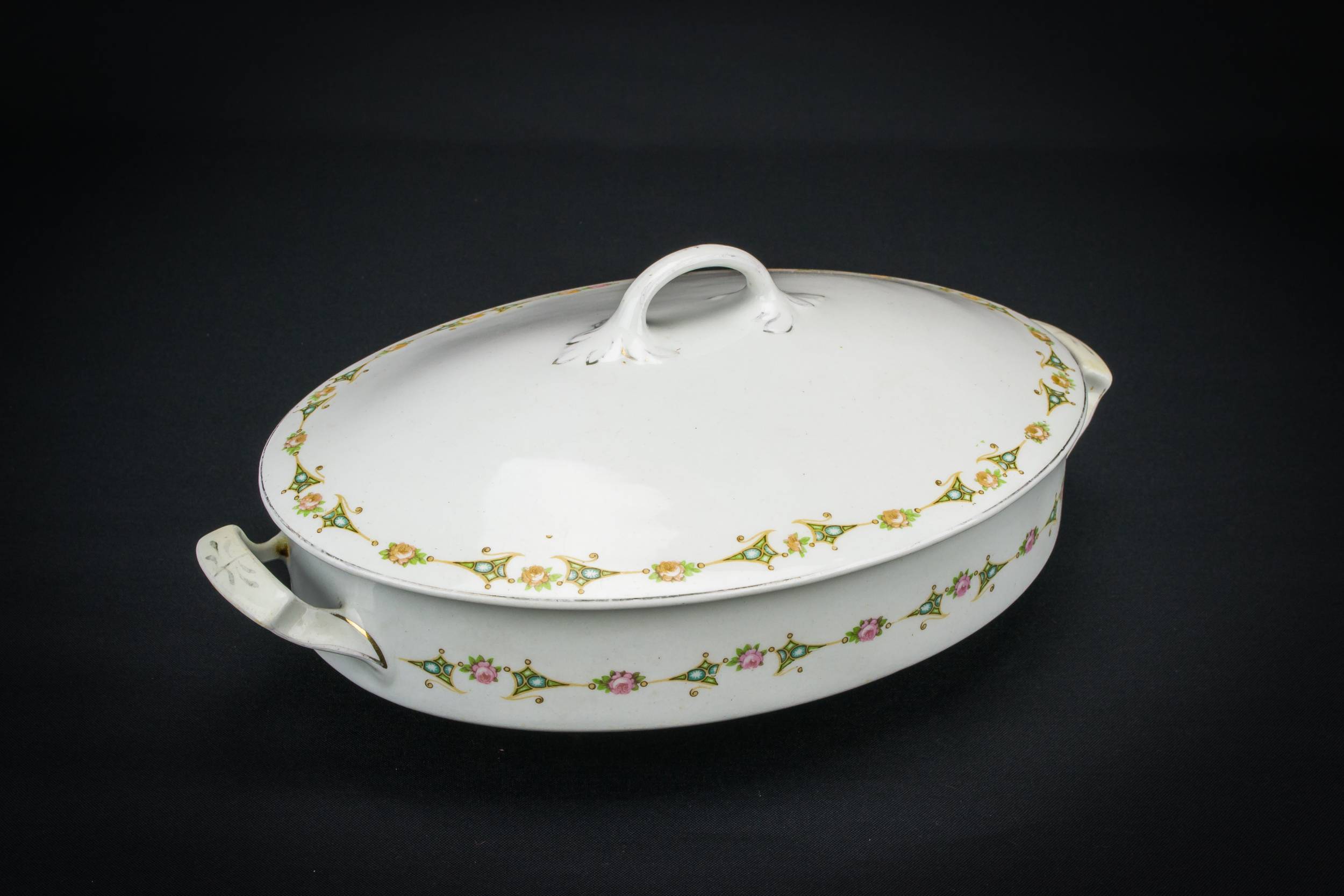 Traditional Neo-classical J — Vegetable serving tureen 1