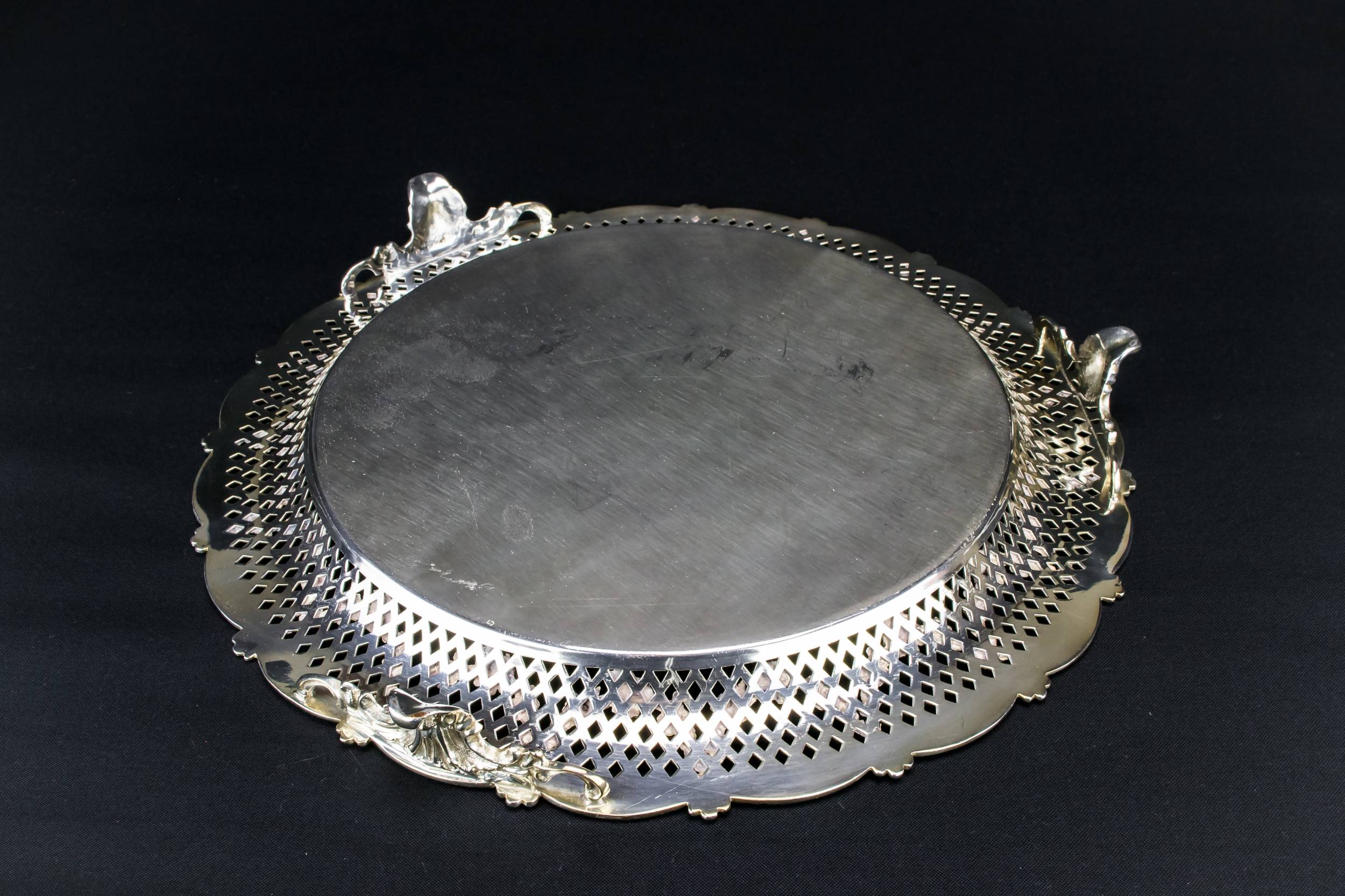 Silver Plated Metal — Silver plated round tray 3