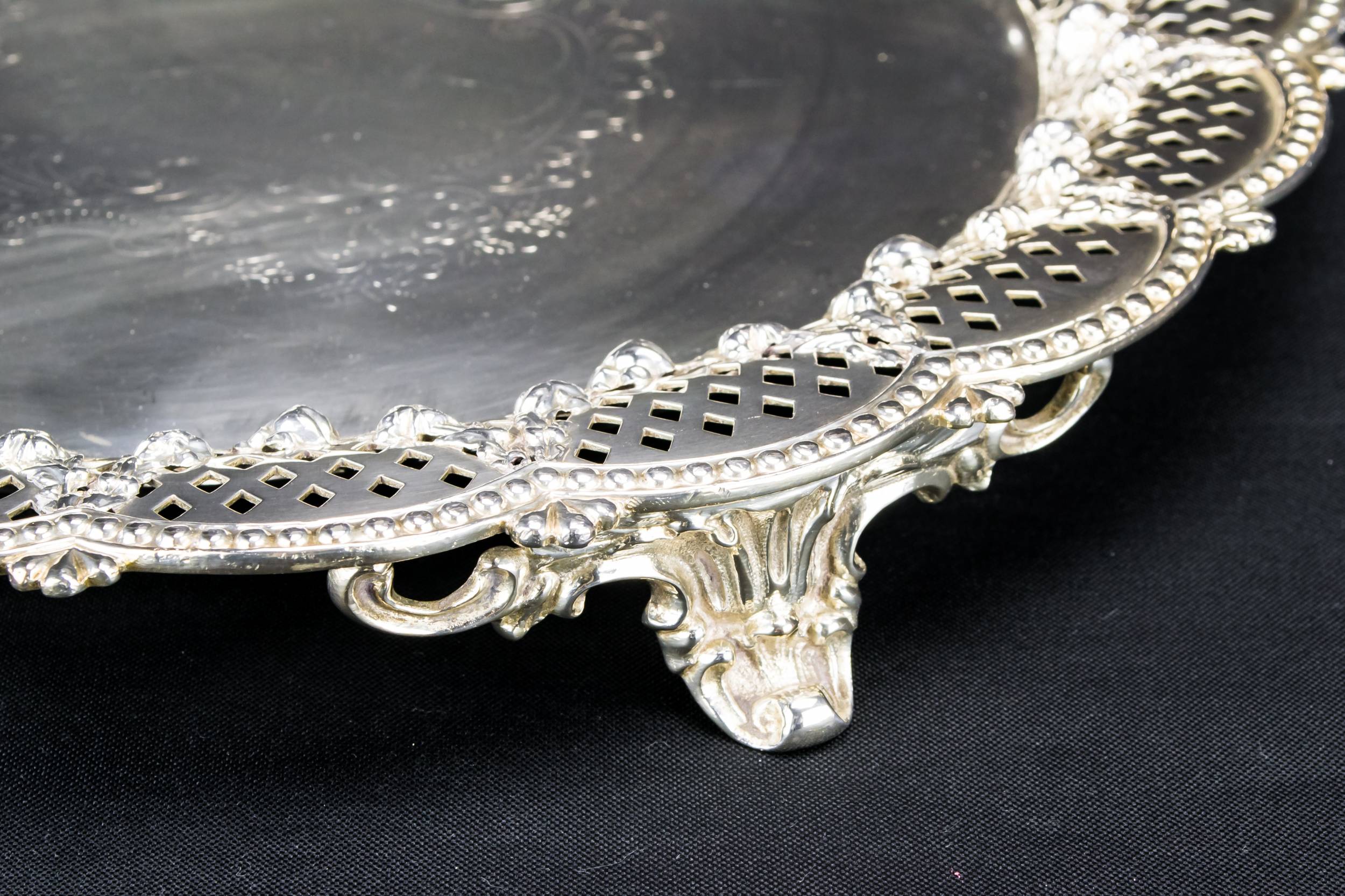 Silver Plated Metal — Silver plated round tray 4