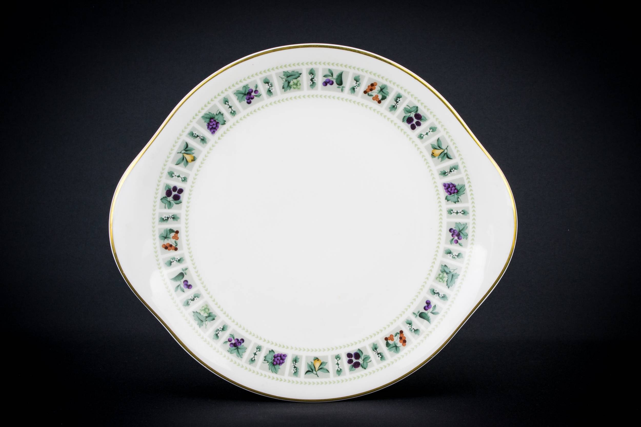 Persons Vintage Classical — Royal Doulton tea set for 6 5