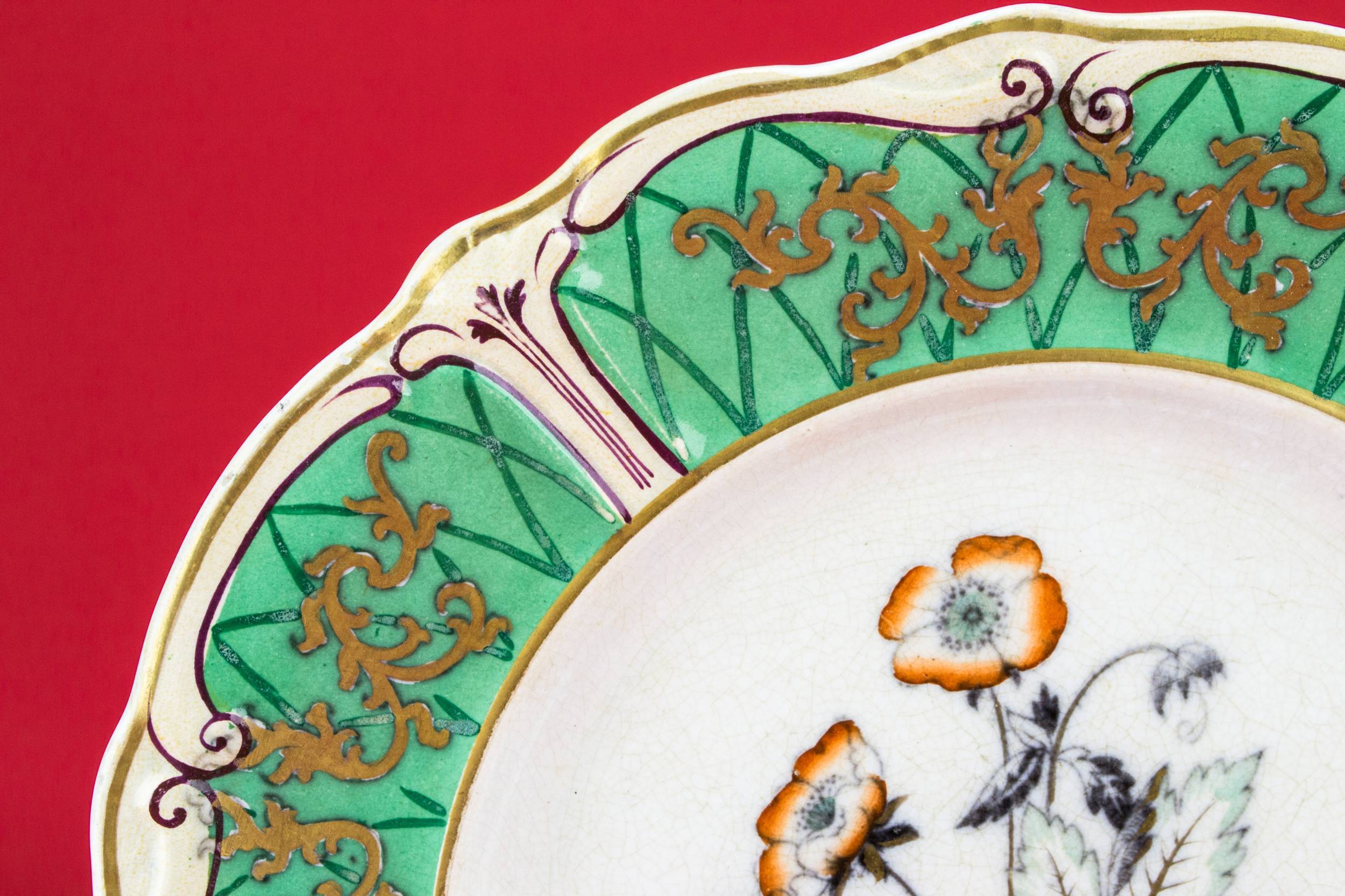 Green Blue and — 10 green and red plates 1