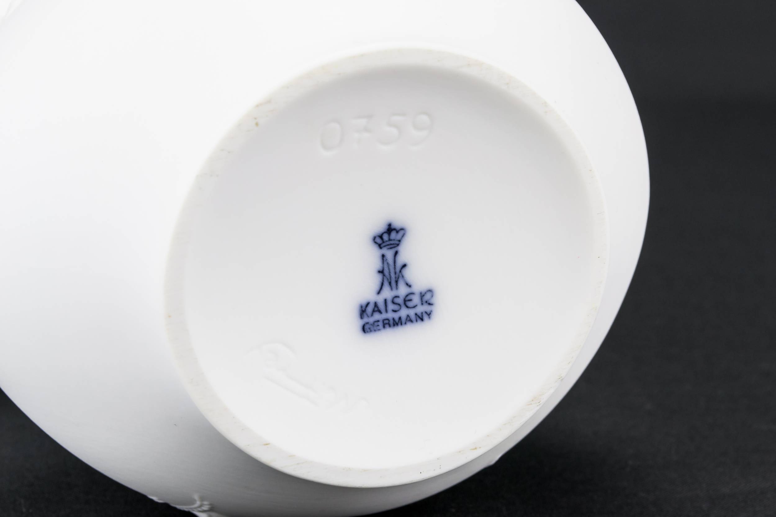 Retro Vintage Floral — White vase by Kaiser 3