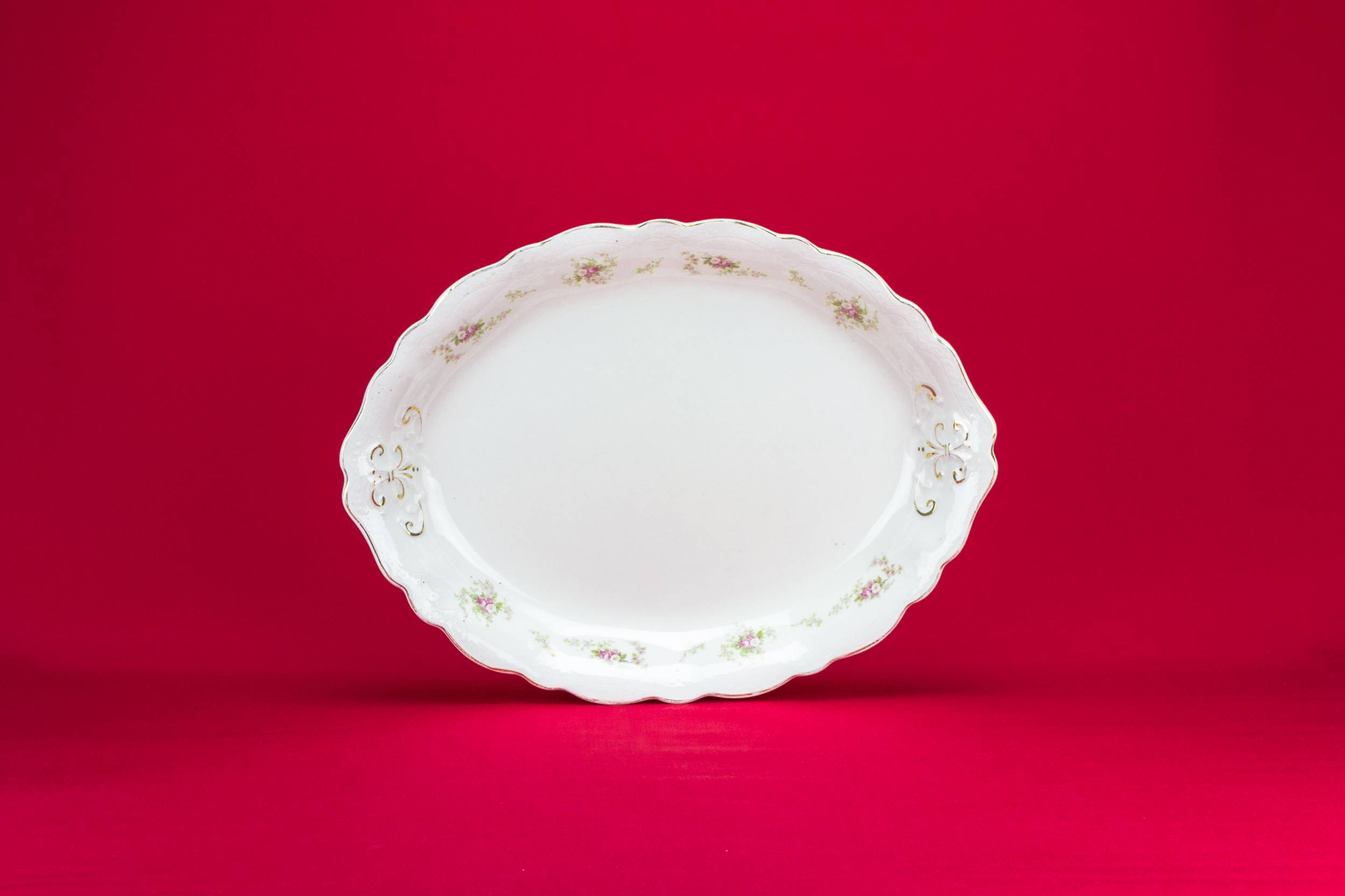 Traditional Porcelain Johnson — Deep serving platter