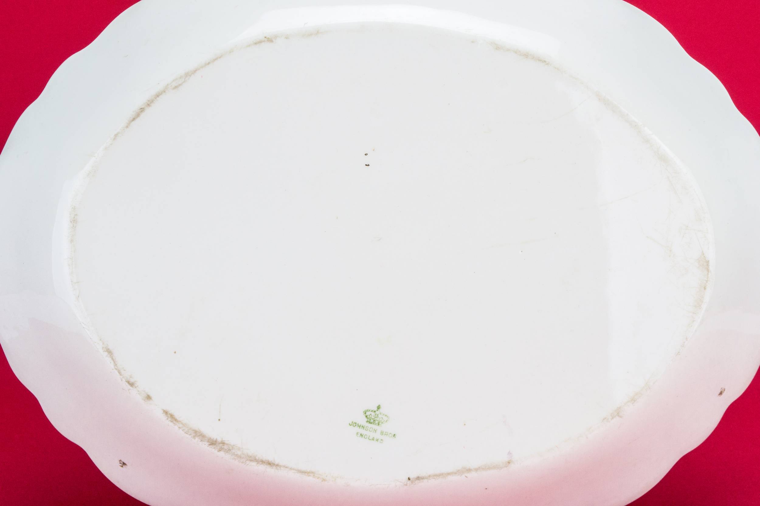 Traditional Porcelain Johnson — Deep serving platter 1