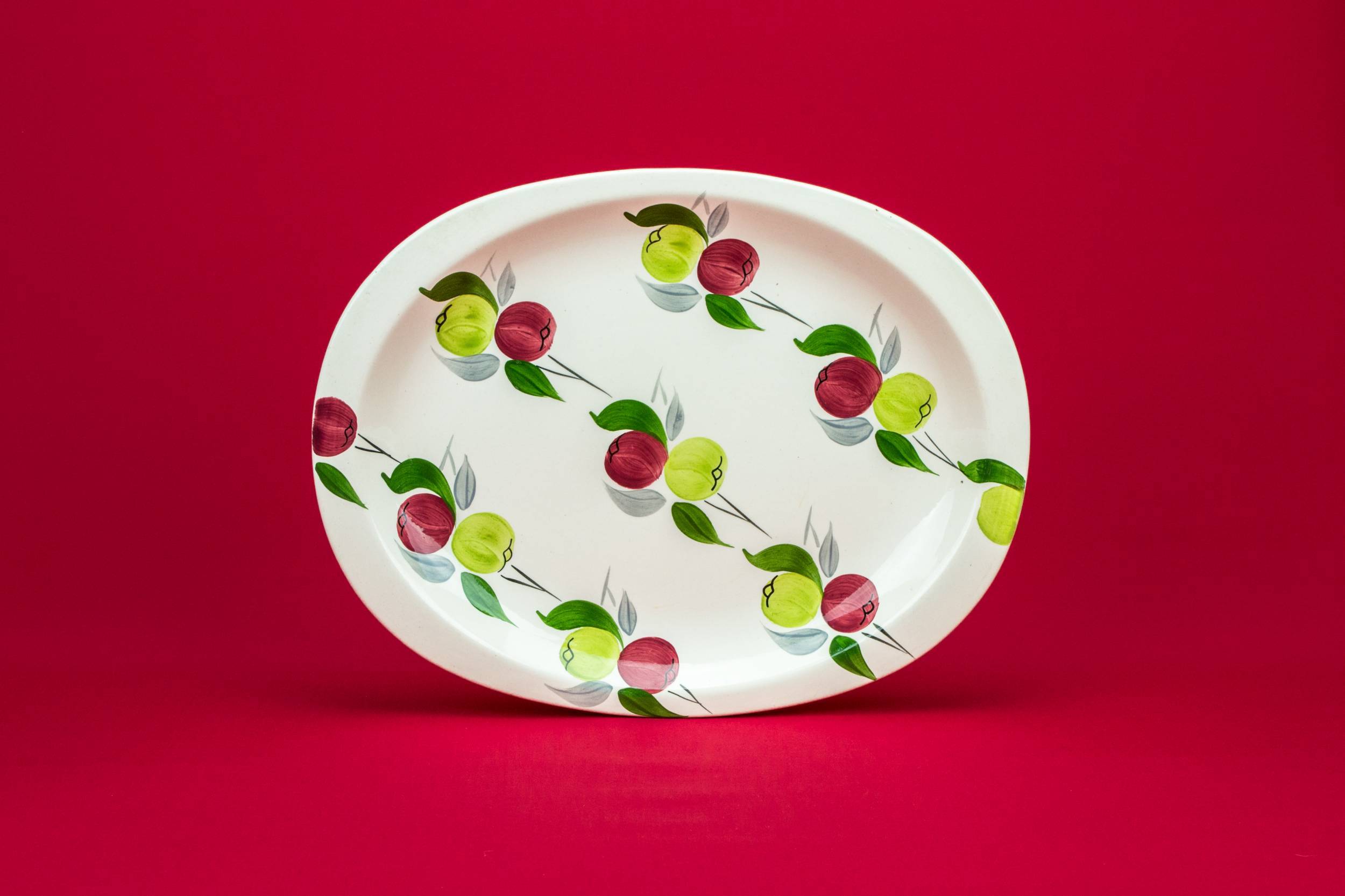 Vintage Retro Royal — Colourful serving platter