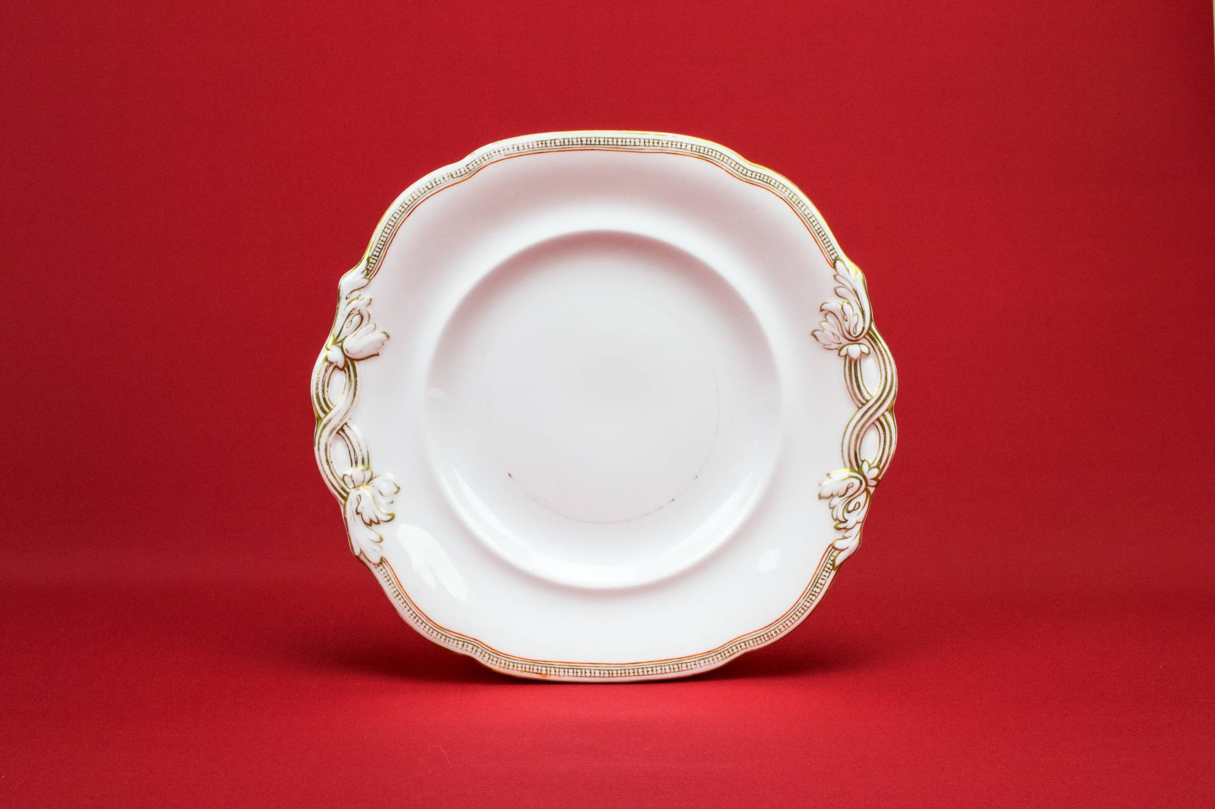 Antique Classical 10.2'' — Gold and white serving plate