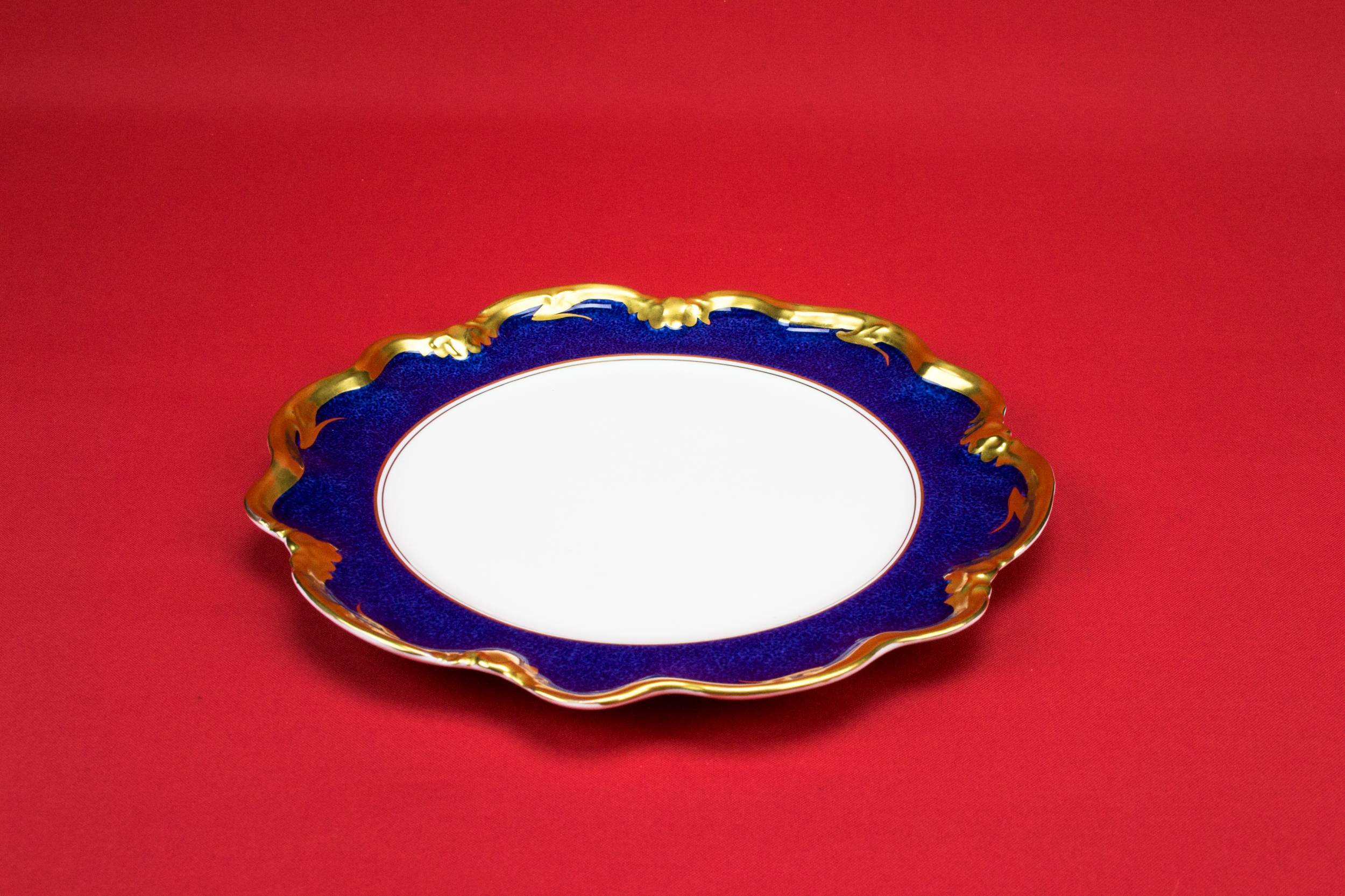 Impressive Porcelain 9.1'' — Gilded cake plate 1