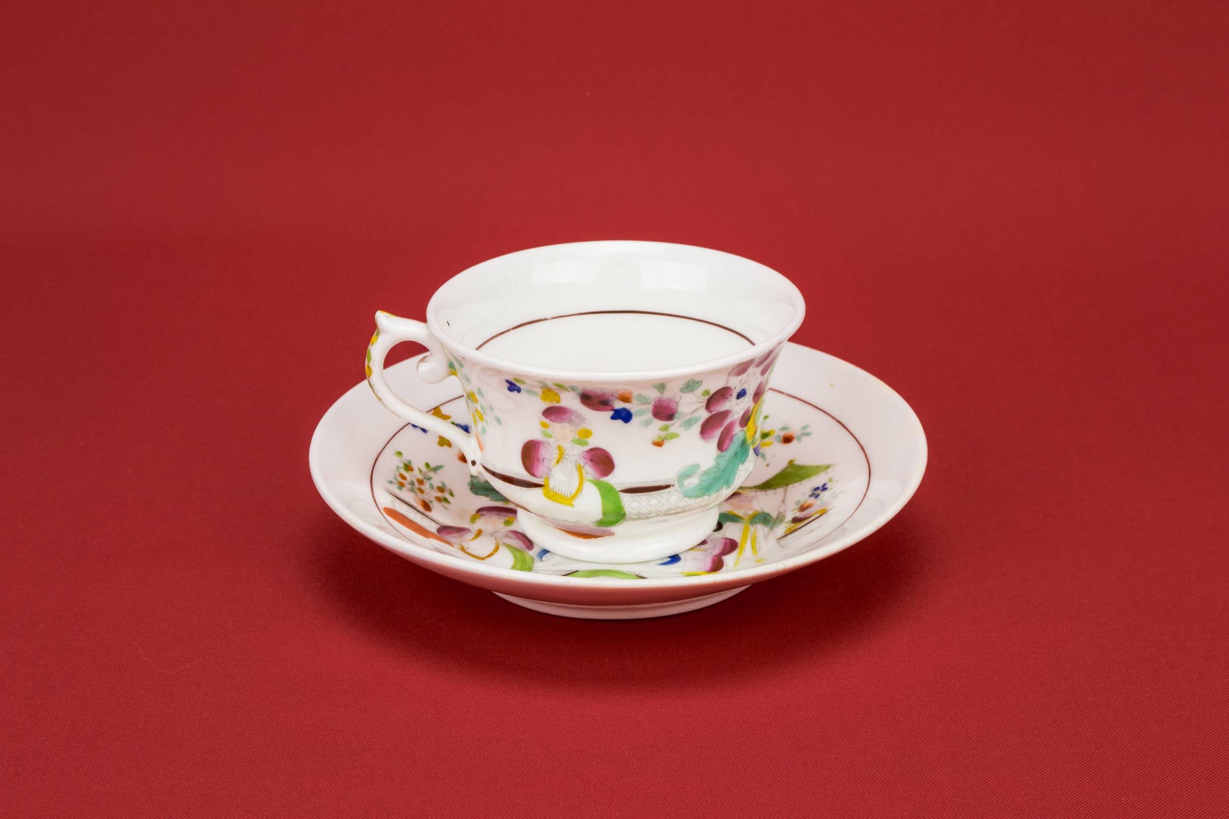 Antique Attractive Saucer — Painted tea cup and saucer