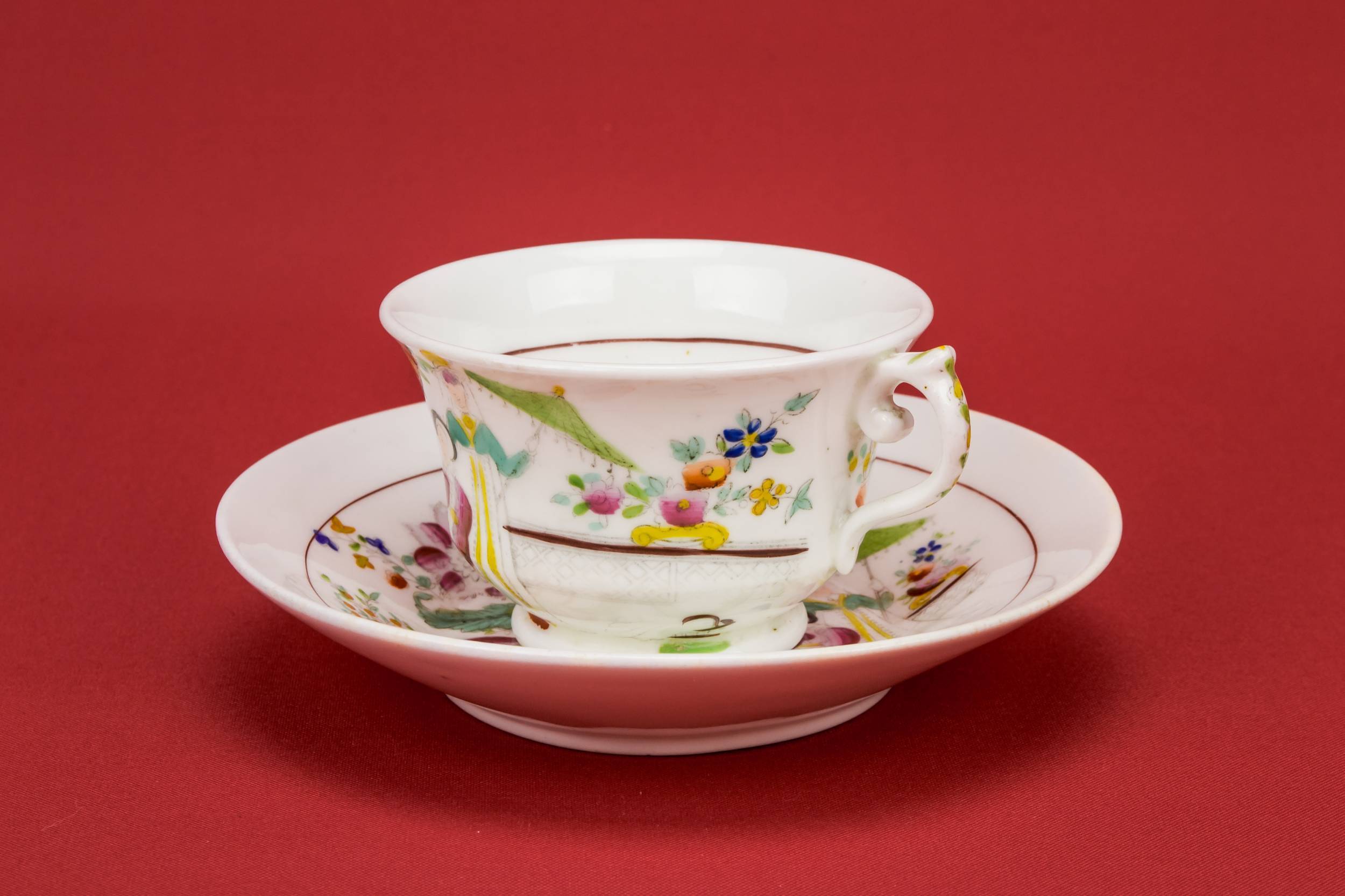 Antique Attractive Saucer — Painted tea cup and saucer 4