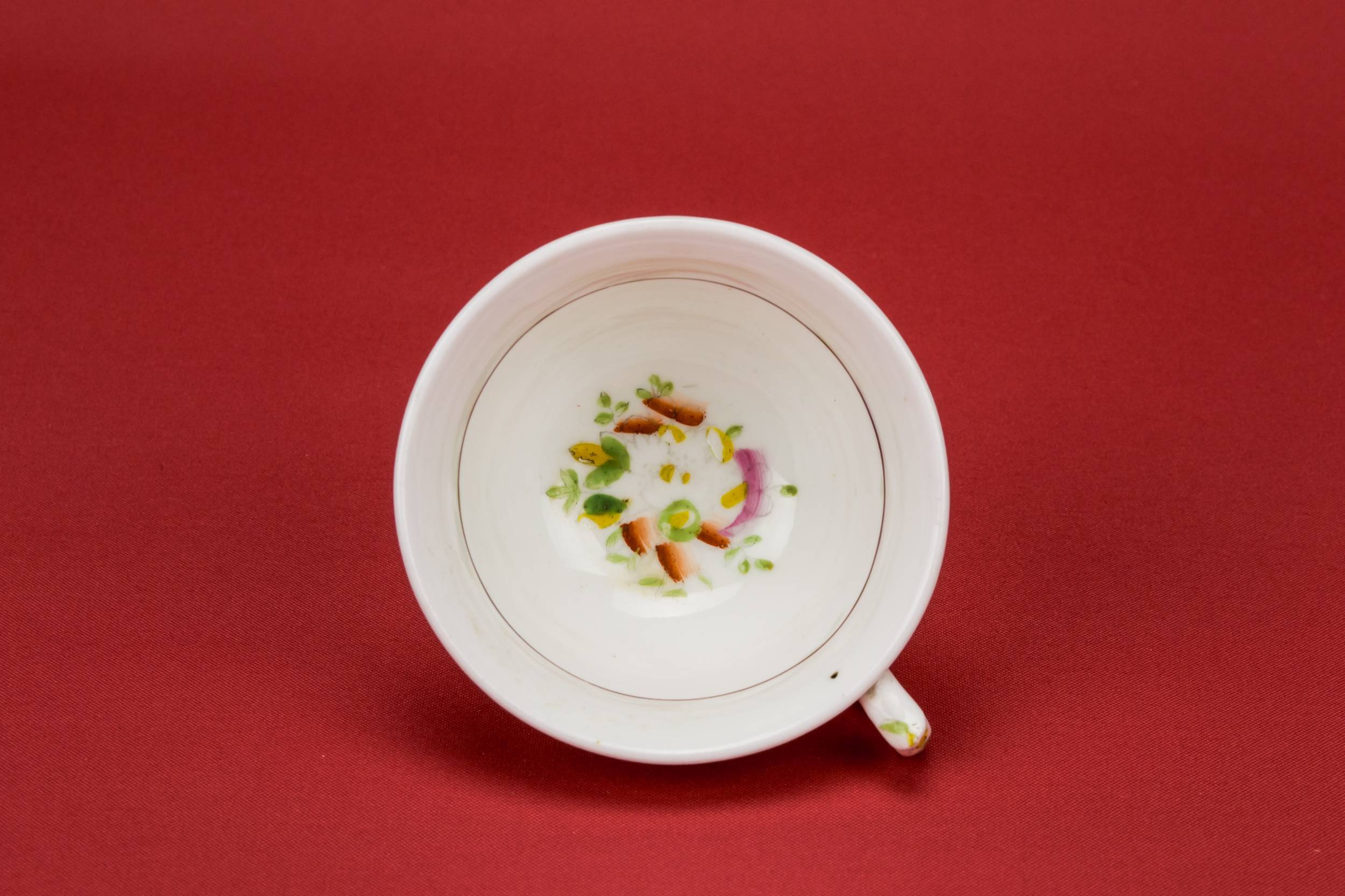 Antique Attractive Saucer — Painted tea cup and saucer 3