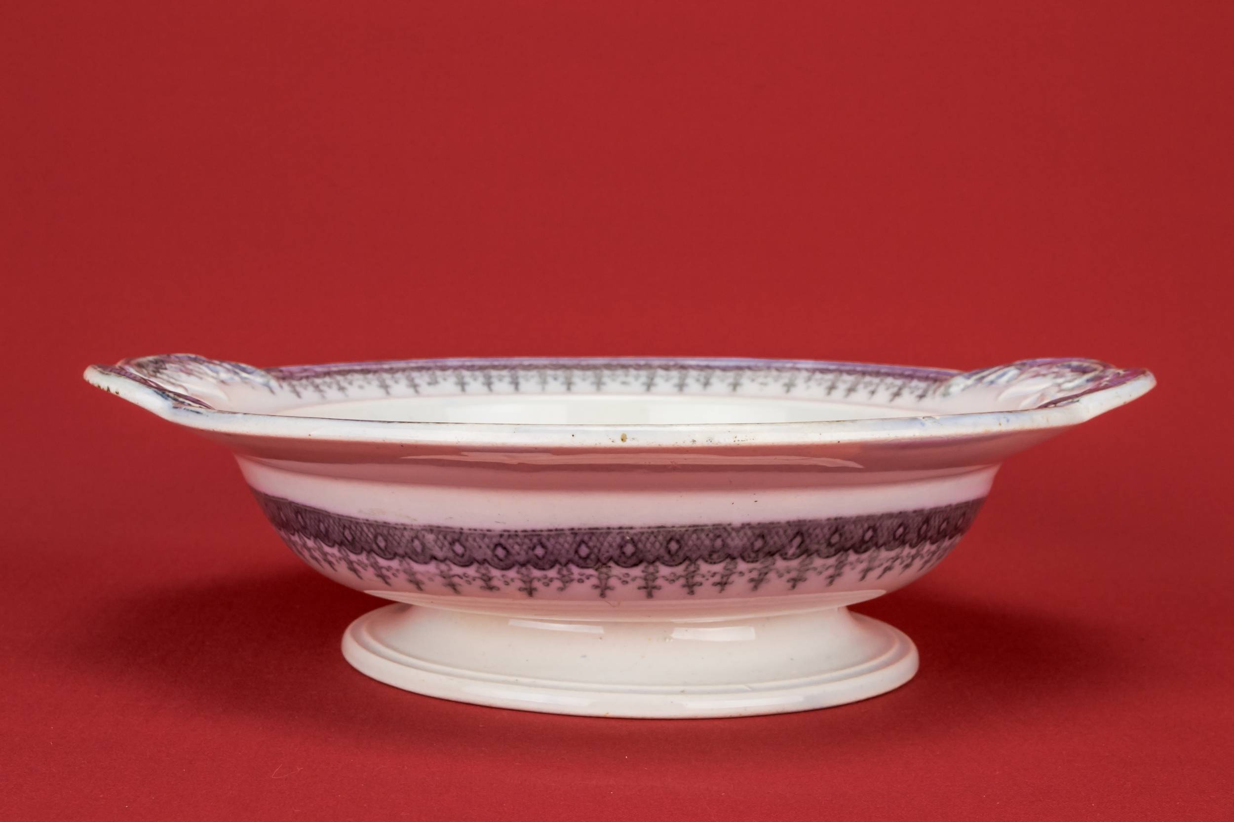 High Victorian Antique — Large blue and white bowl 1