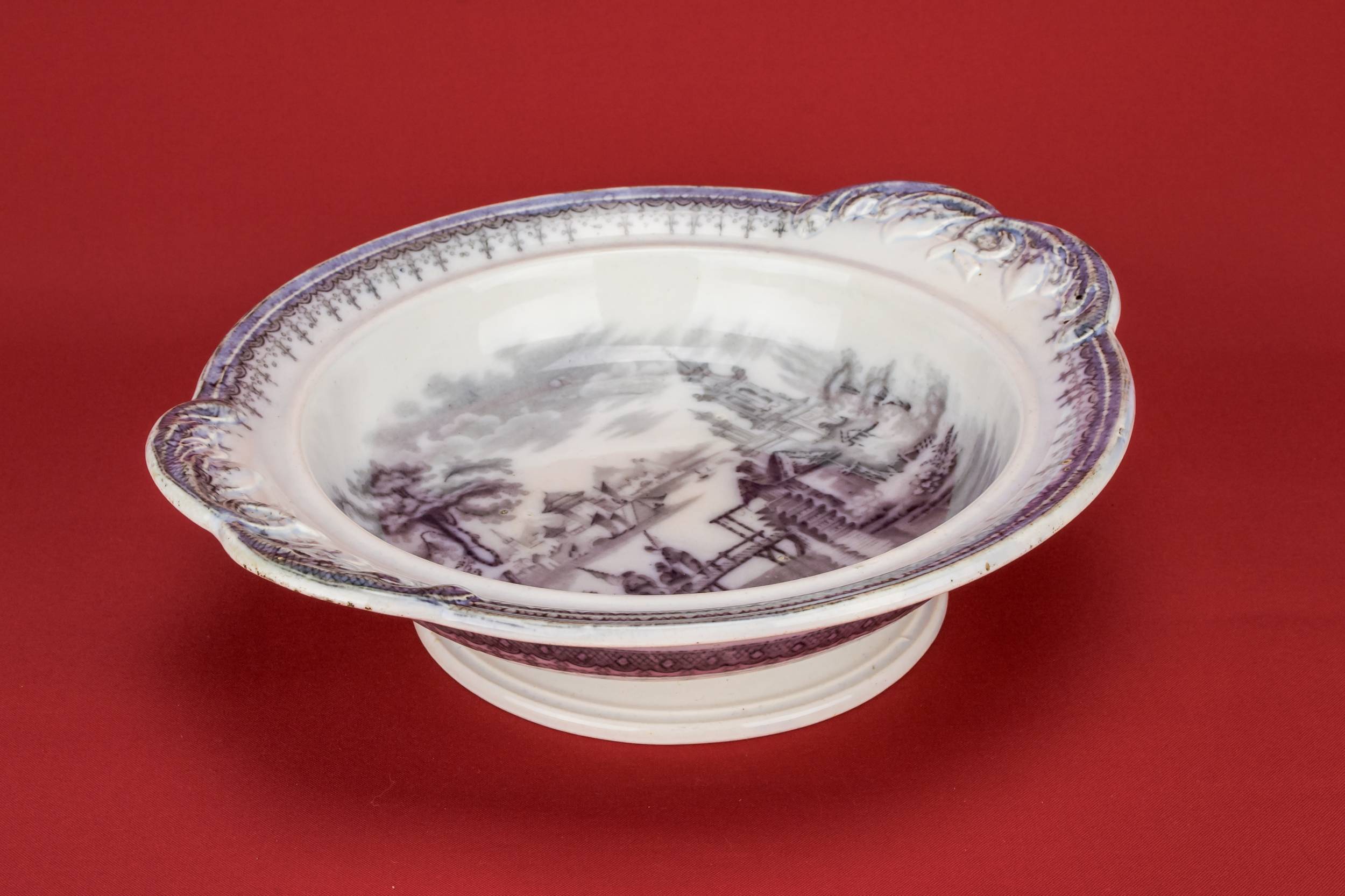 High Victorian Antique — Large blue and white bowl 2