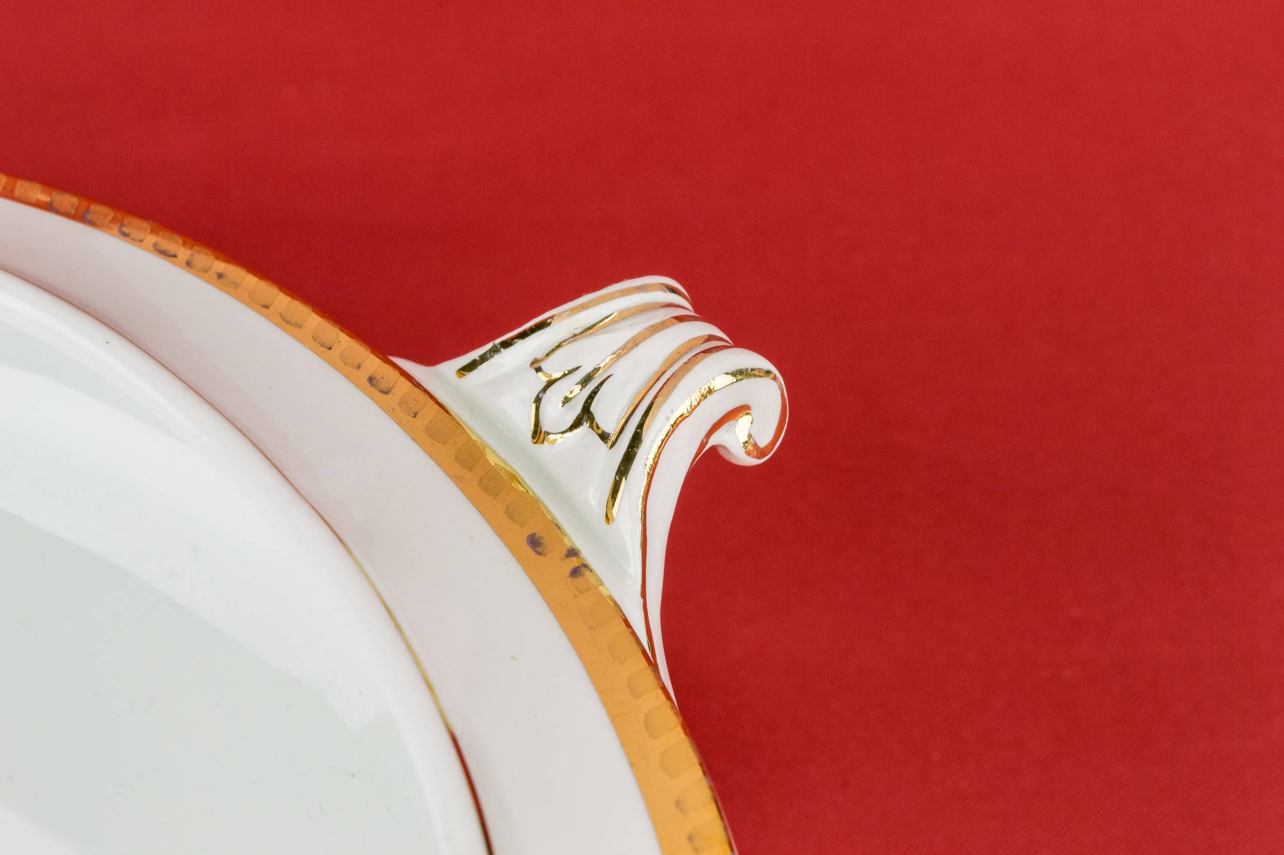 Gold Vintage Palmette — Gilded serving bowl 1