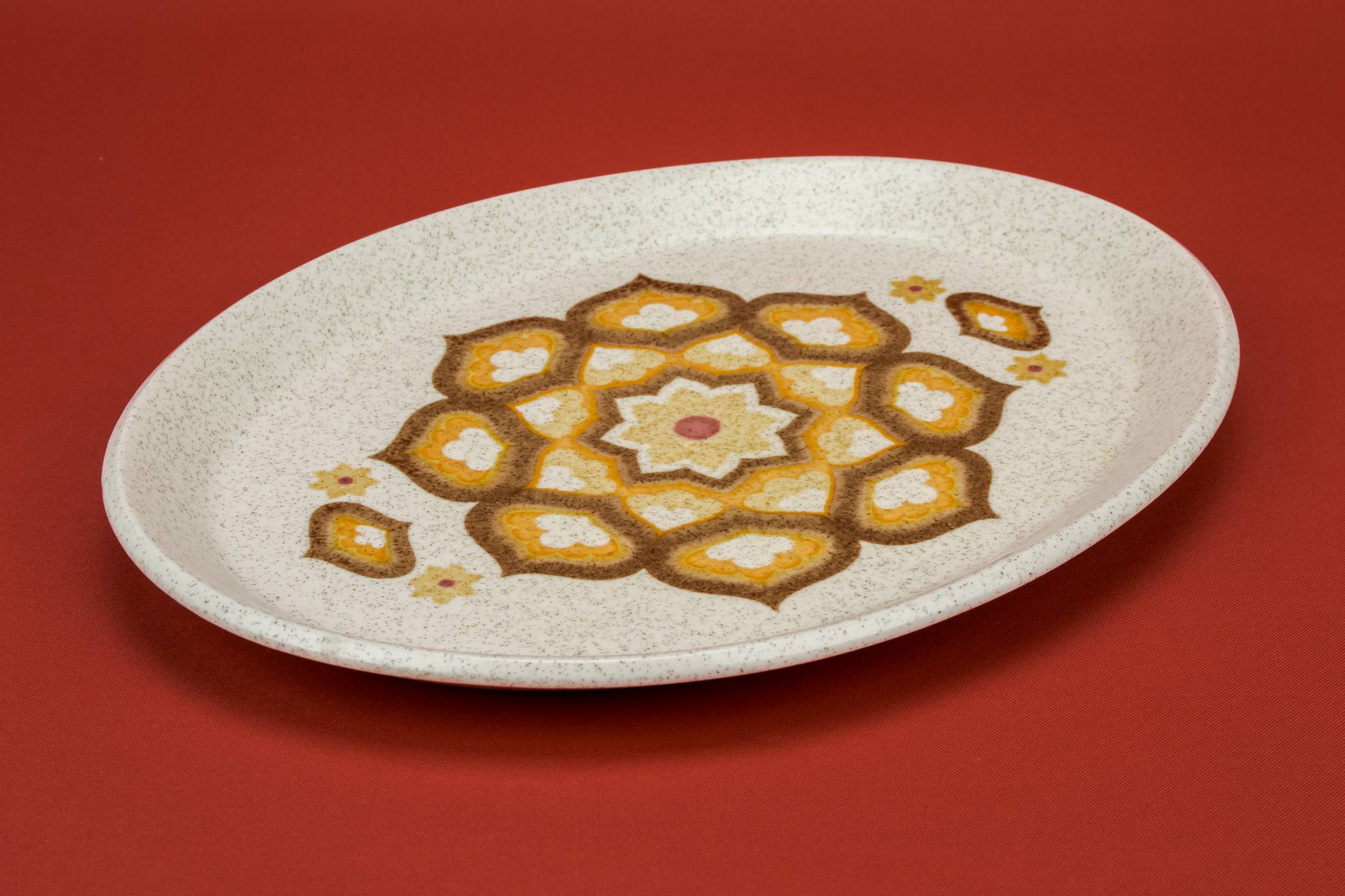 Retro Buff Kalabar — Kalabar serving platter 1