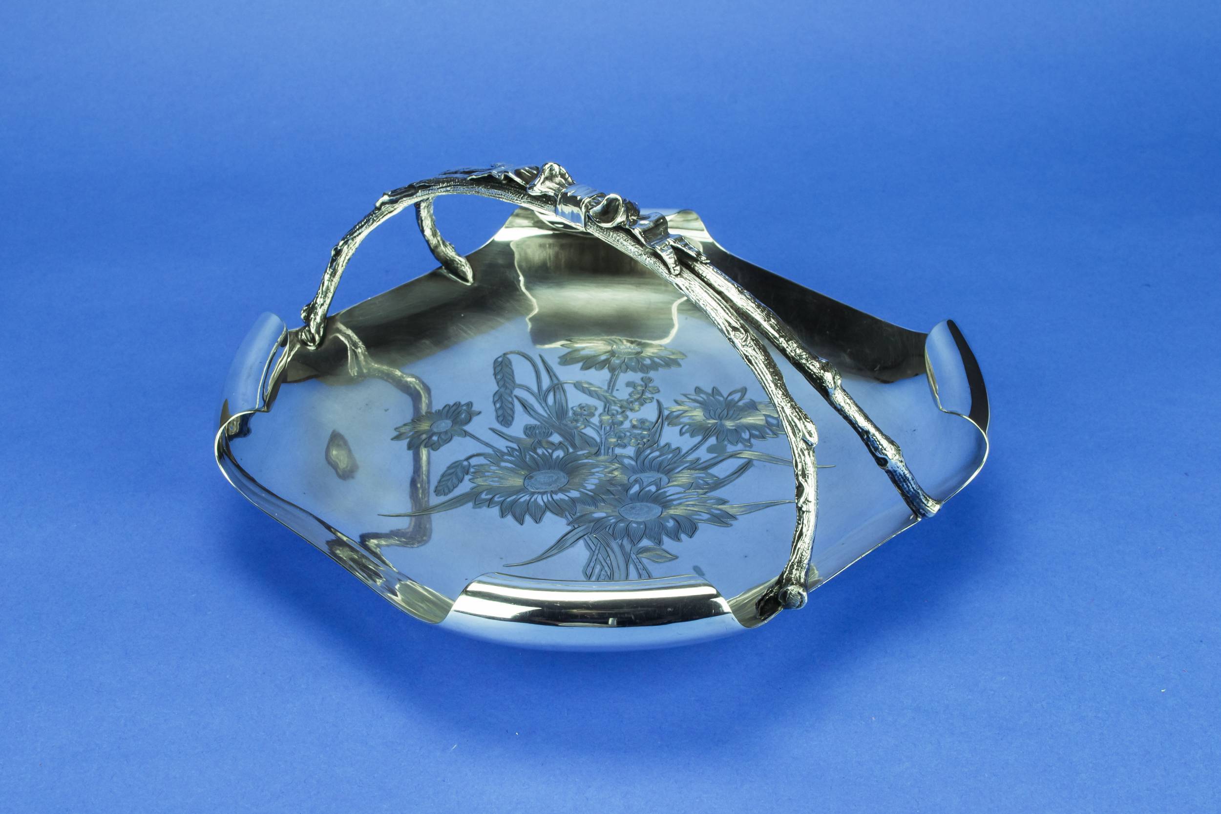 Aesthetic Movement Antique — Silver plated serving bowl 1