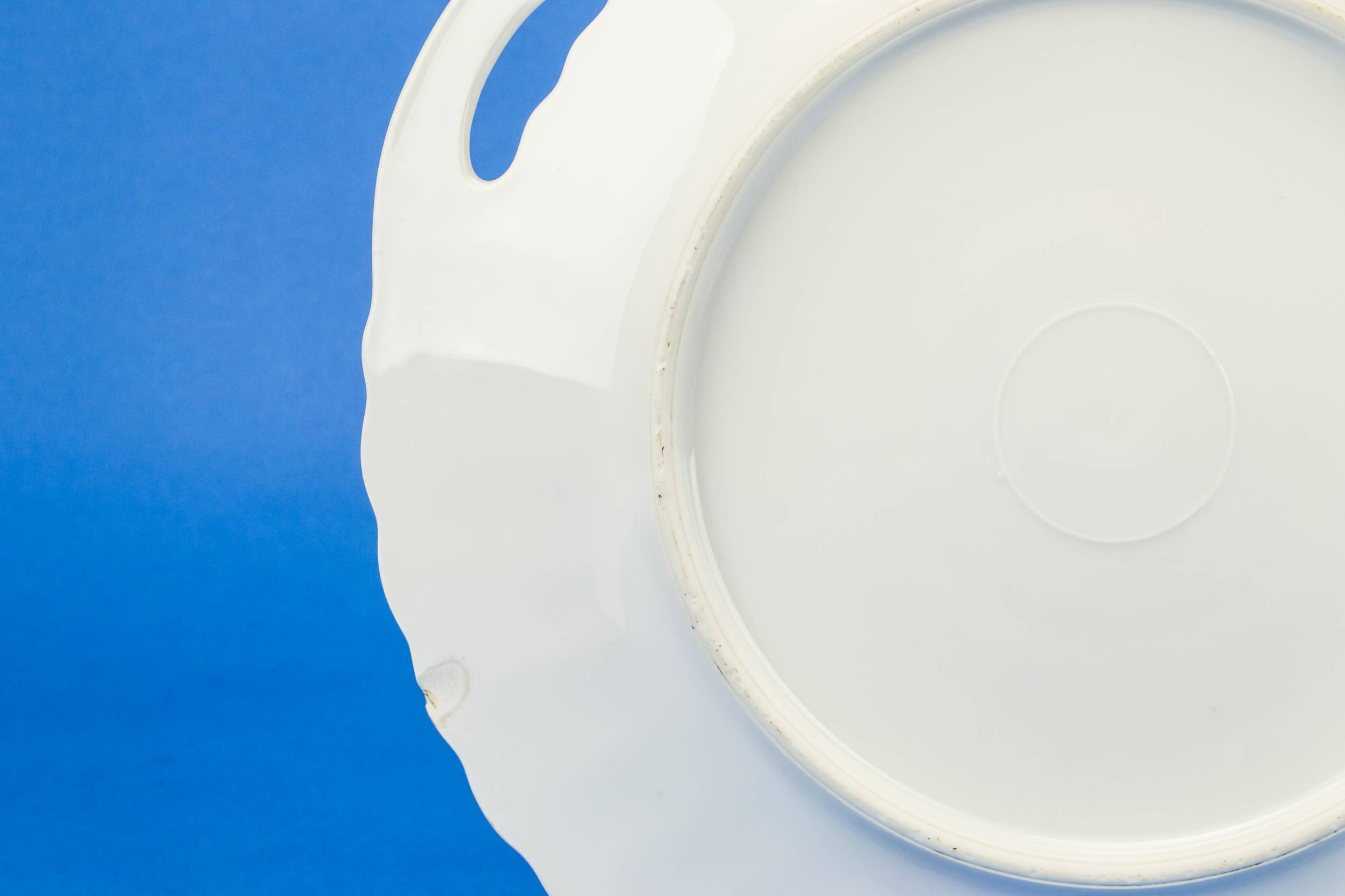 White Antique 10'' — Lilac serving plate 2