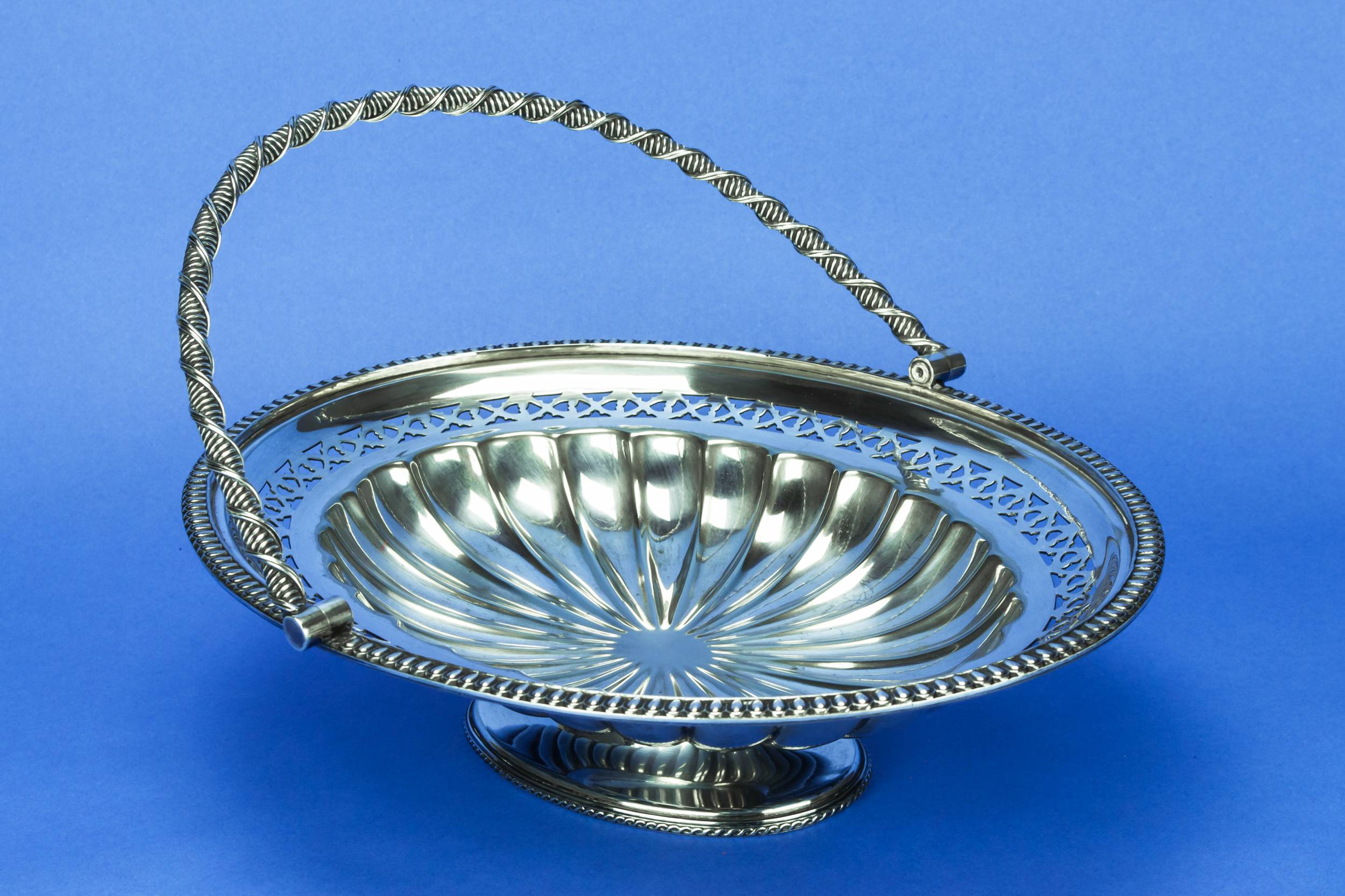 Victorian Classical BOWL — Silver plated fruit bowl 1