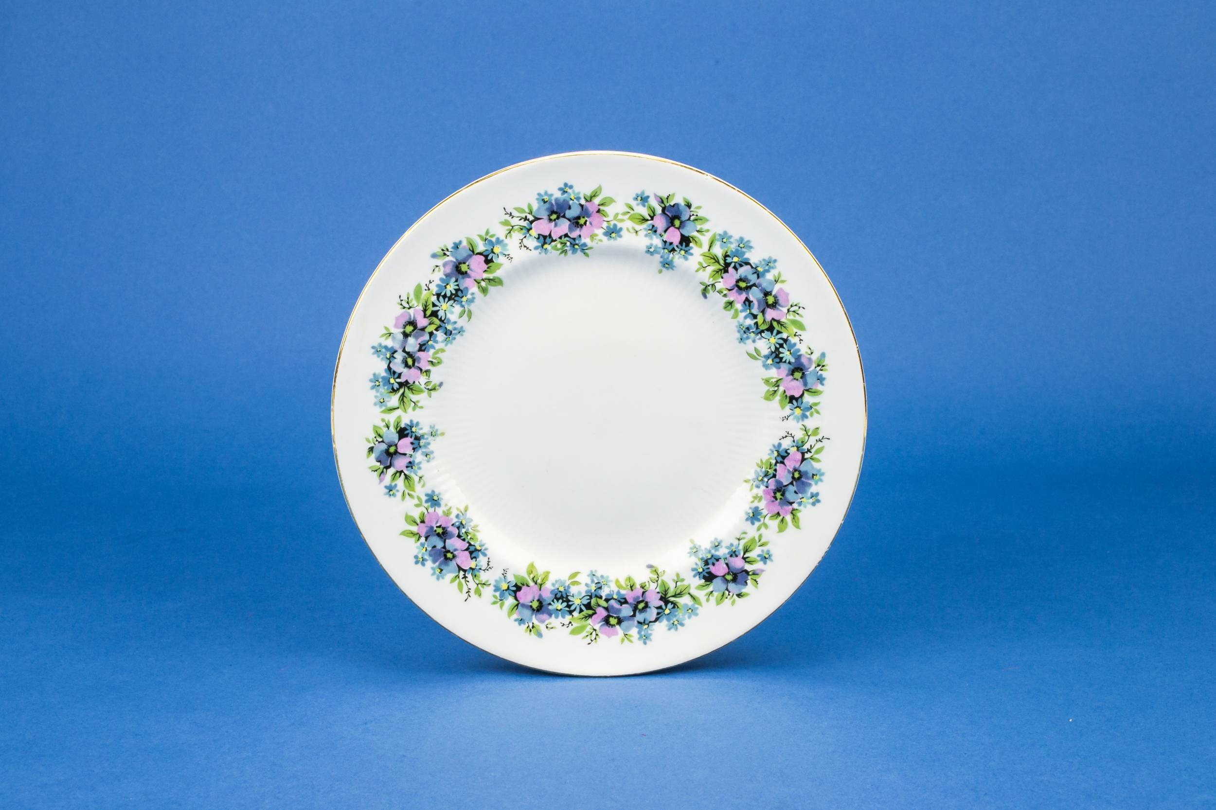 Charming Retro Floral — 6 blue flower plates