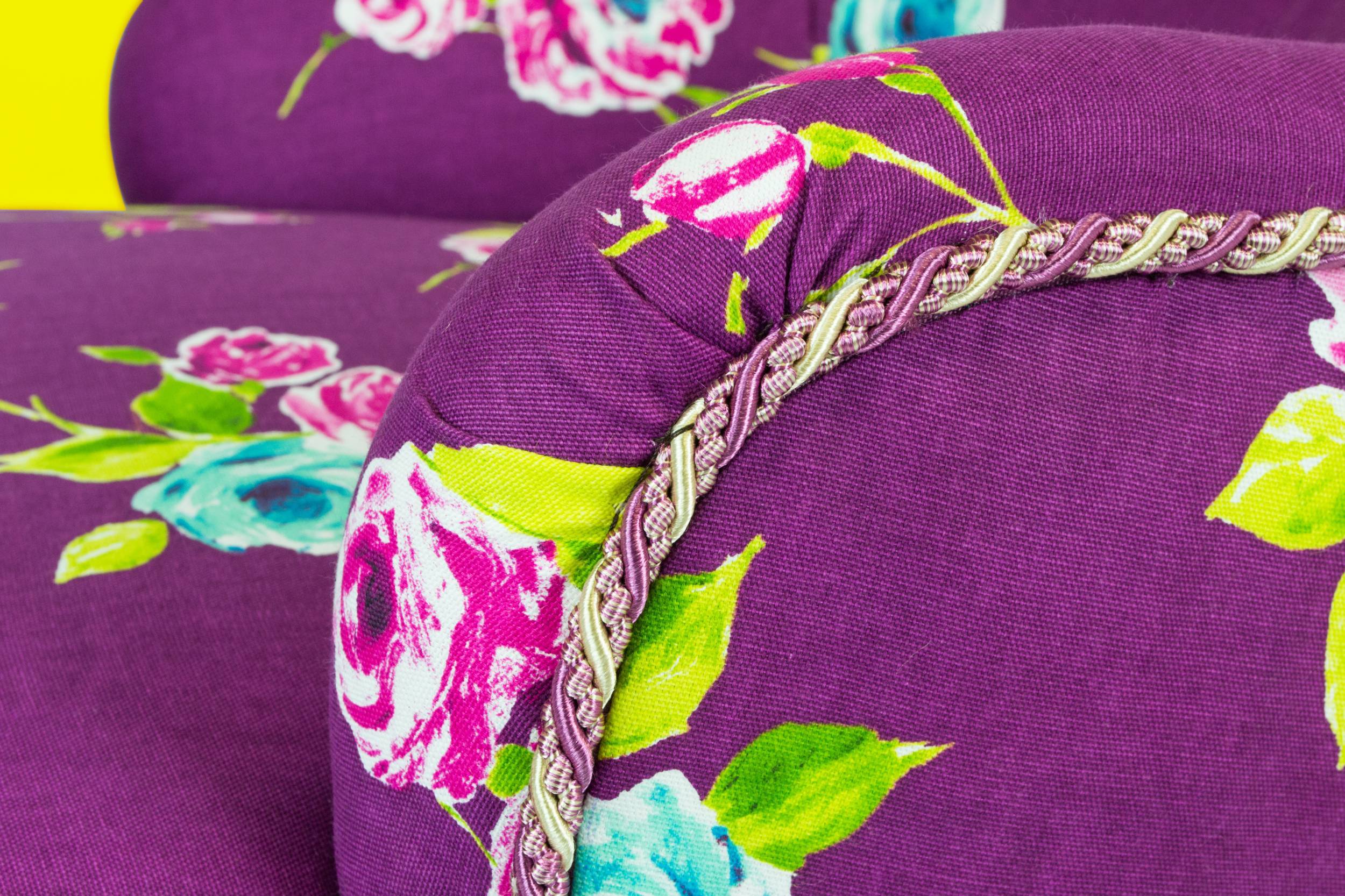 High Victorian Antique — Cosy floral armchair 2