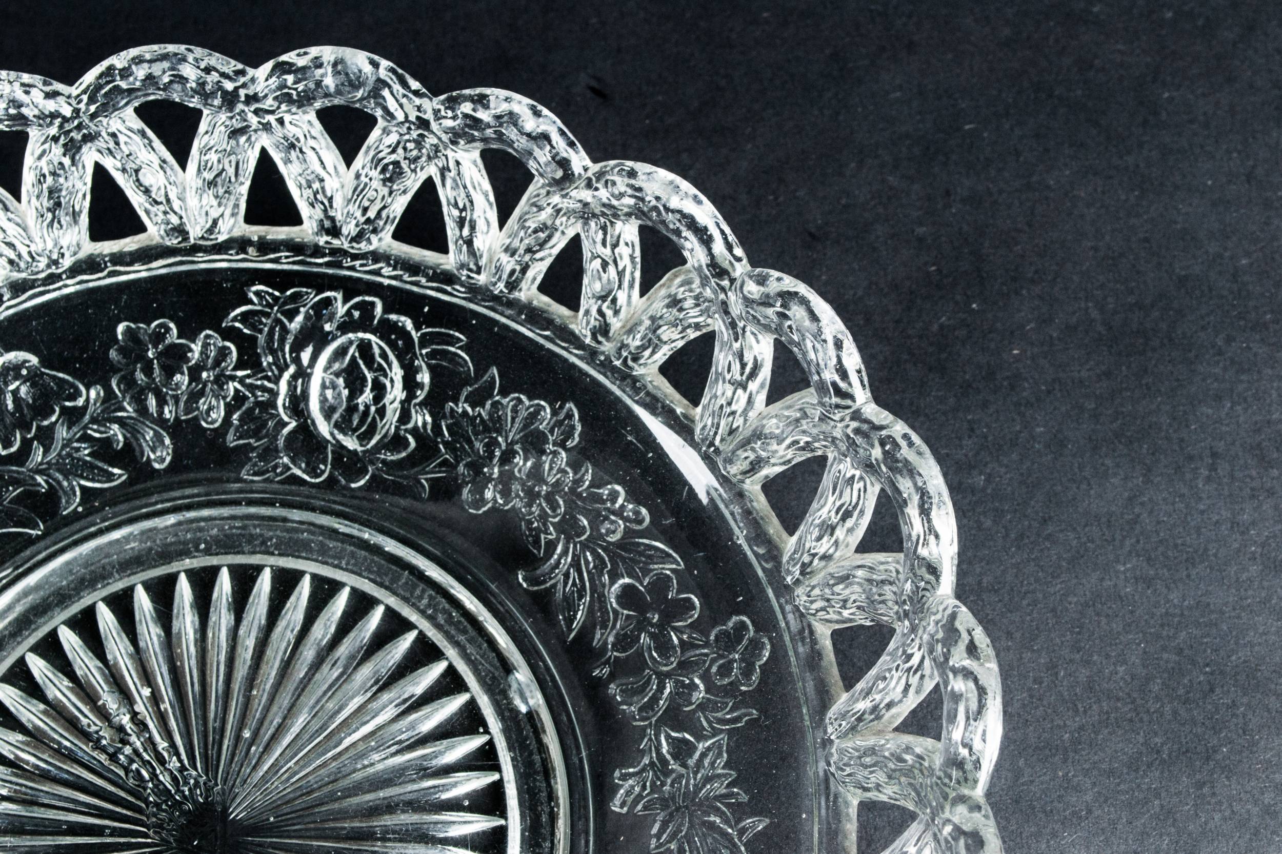 Beautiful Victorian Service — Glass serving bowl 3